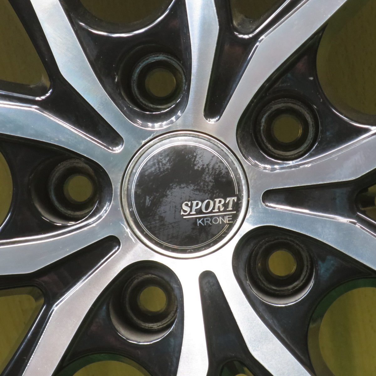 バリ溝！21年！9分★スタッドレス 205/65R16 ダンロップ ウインターマックス 03 SPORT KRONE スポルト クローネ 16インチ PCD114.3/5H★5082202NJス