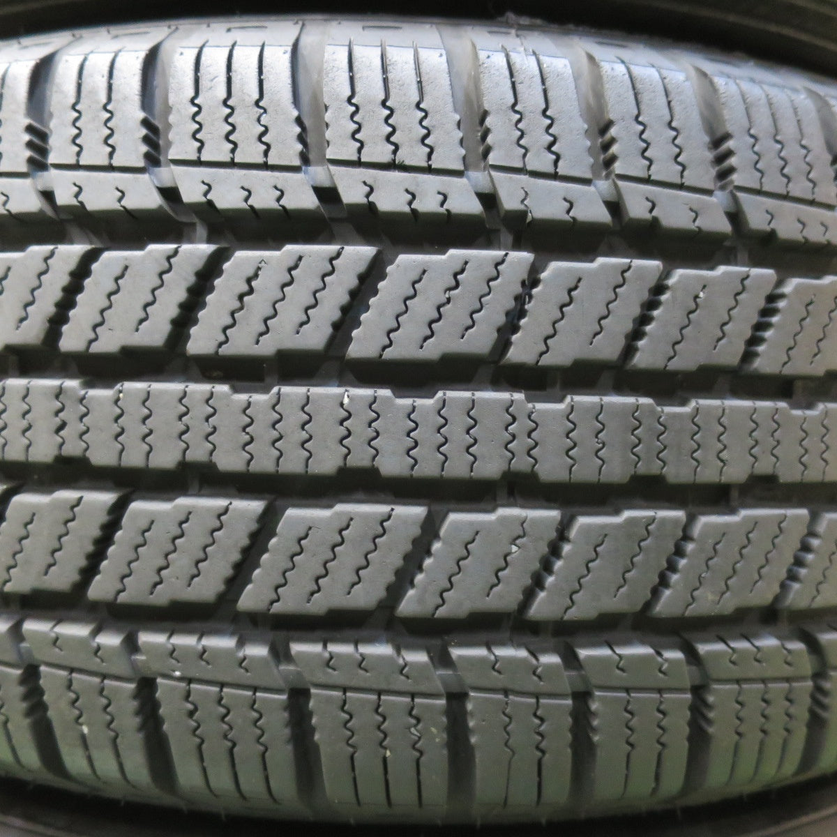 バリ溝！22年！キレイ！9.5分★スタッドレス 215/60R16 インペリアル ICE-PLUS S110 ZACK JP-110 MONZA ザック 16インチ PCD114.3/5H★5111511イス