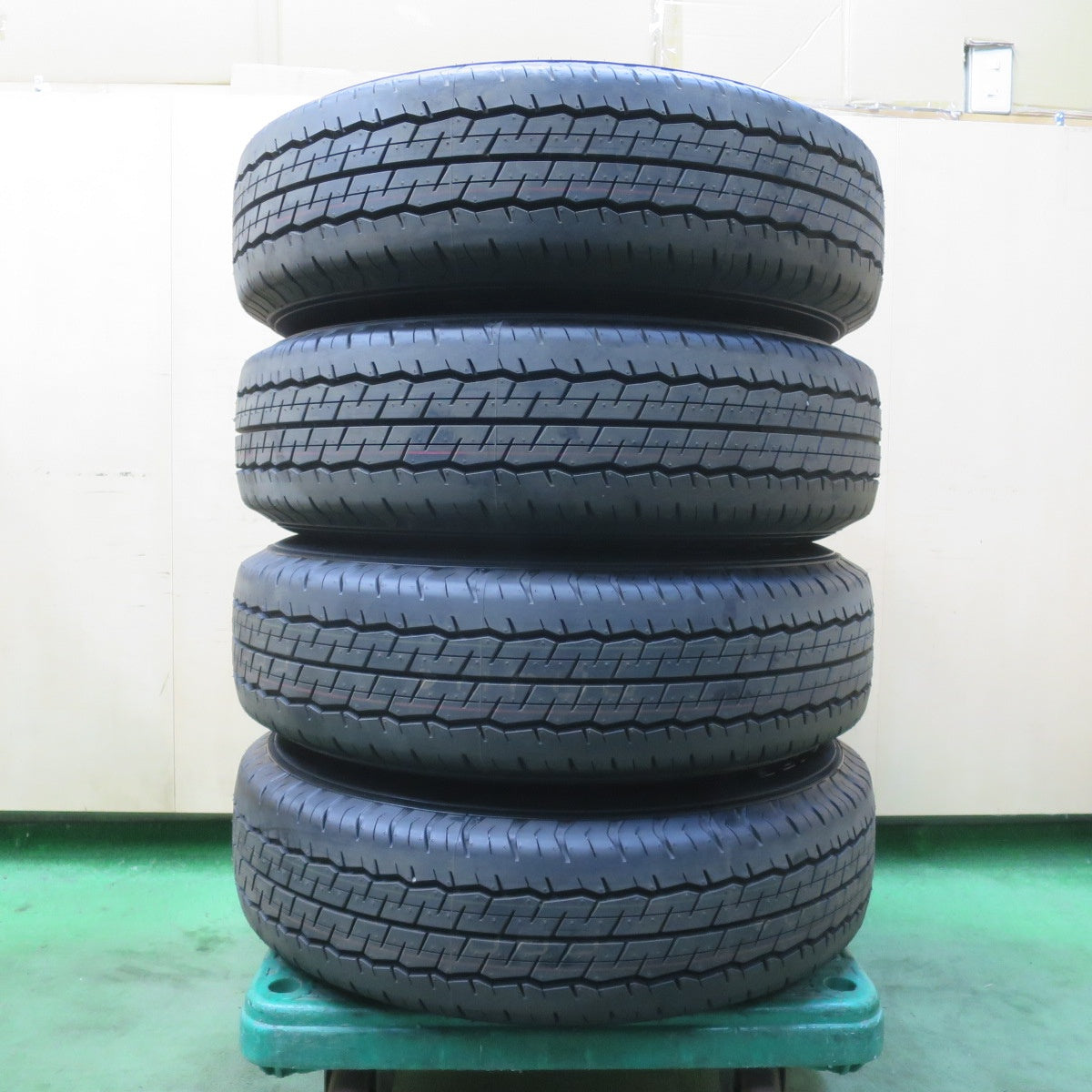 新車外し！25年★トヨタ 200系 ハイエース 純正 スチール 195/80R15 107/105S ダンロップ SP175N 15インチ PCD139.7/6H★6021401イノ