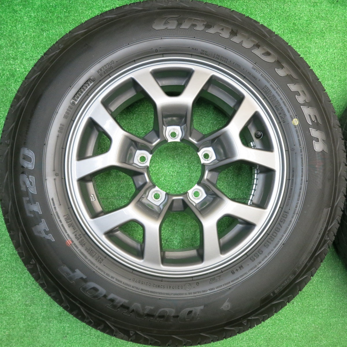 新車外し！23年★スズキ JB74 ジムニーシエラ 純正 195/80R15 ダンロップ AT20 グラントレック 15インチ PCD139.7/5H★5102306HAノ