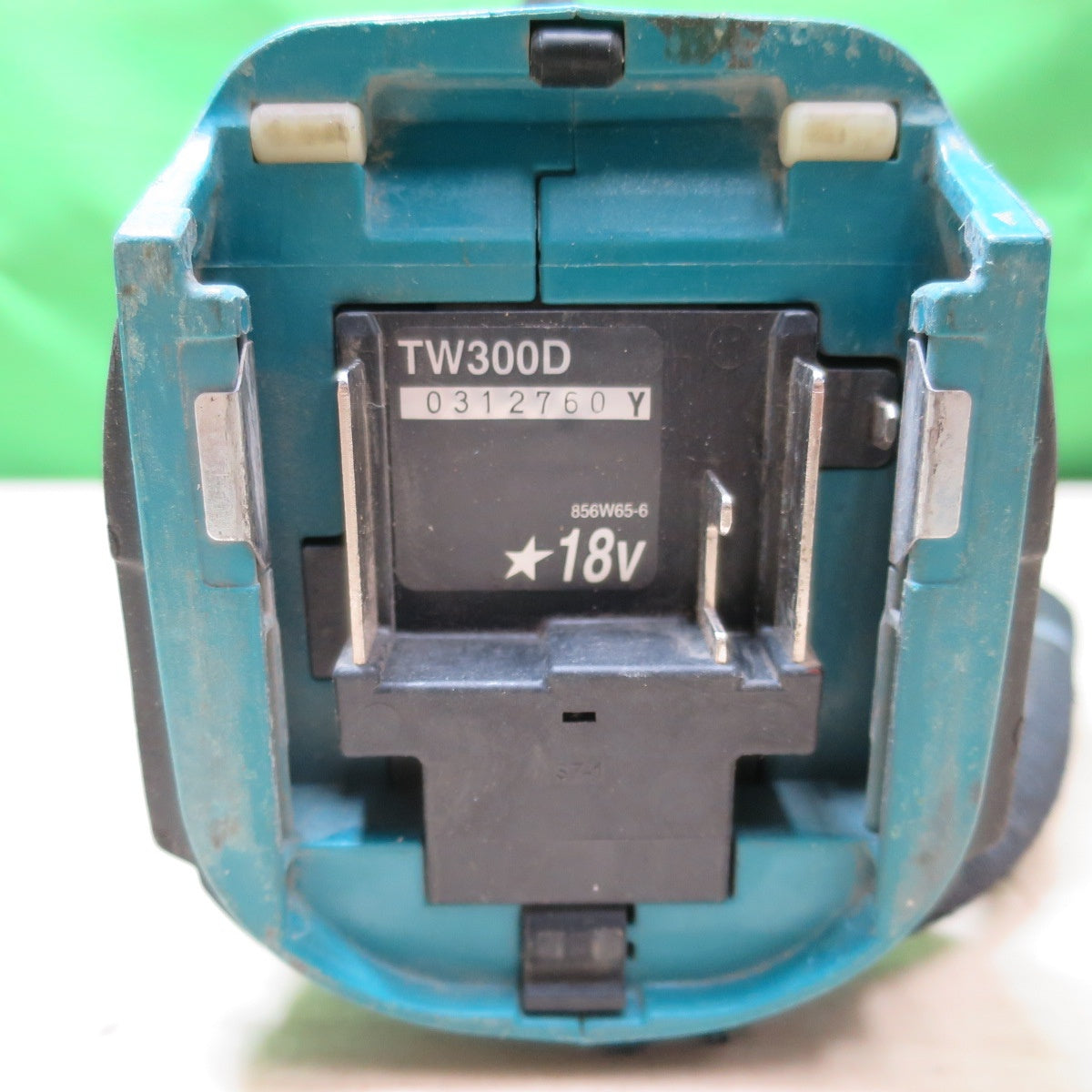 [送料無料] ☆マキタ 充電式 インパクト レンチ TW300D 電動 工具 18V コードレス Makita ②☆