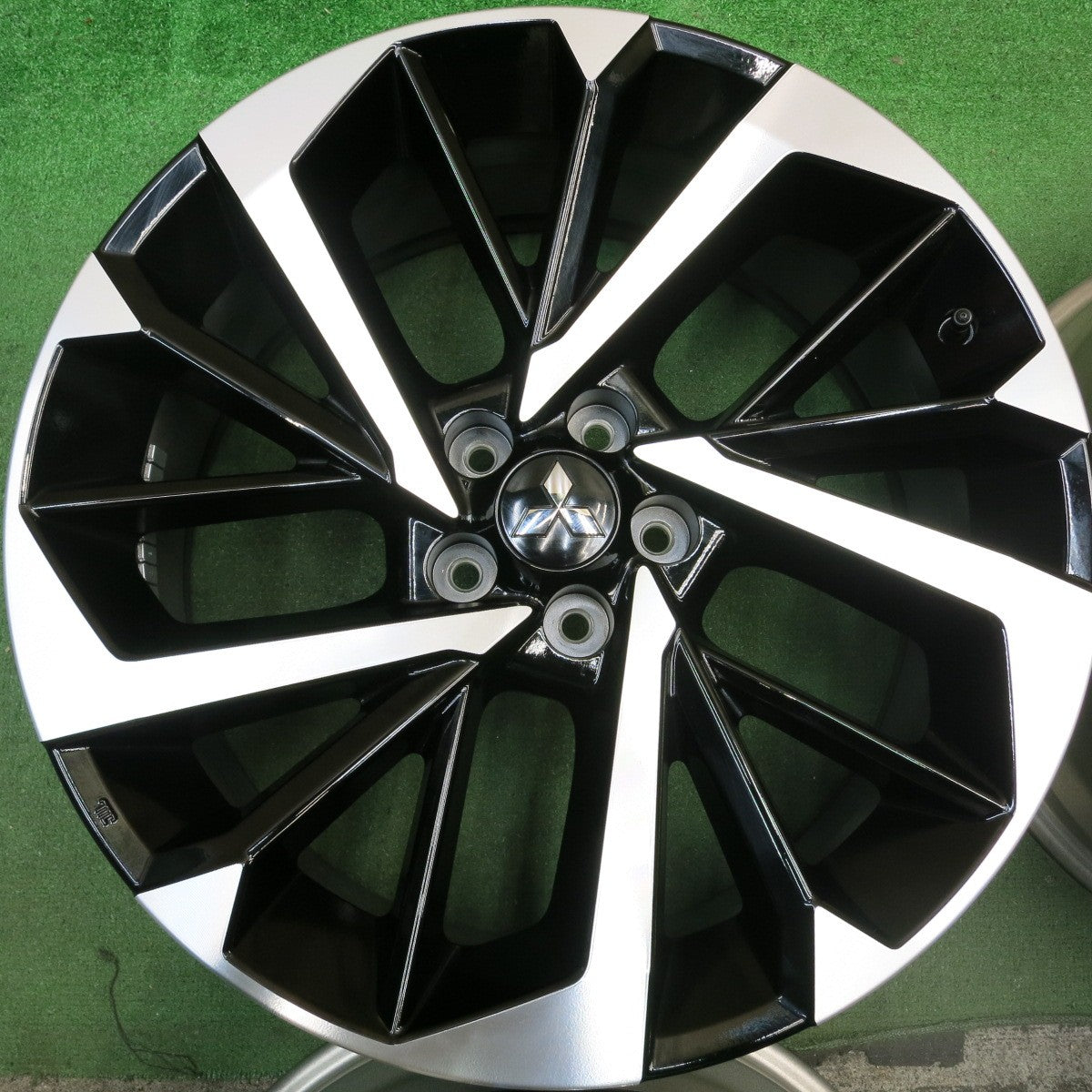 新車外し★三菱 アウトランダー 純正 ホイール 20インチ 20×8J PCD114.3/5H★5092502HAホ