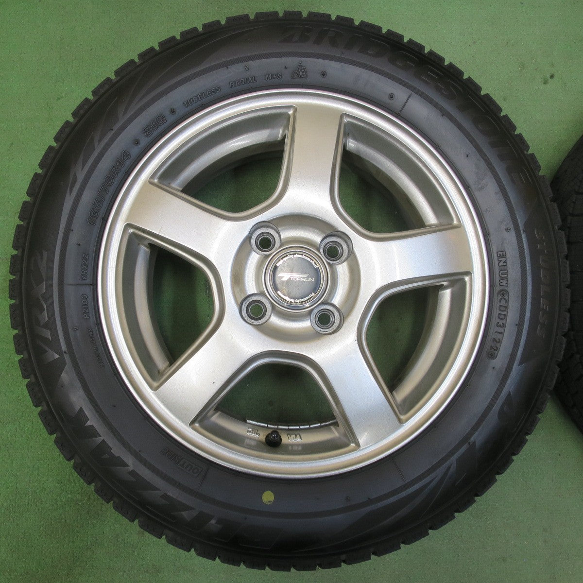 バリ溝！22年！9分★スタッドレス 165/70R14 ブリヂストン ブリザック VRX2 TOPRUN トップラン 14インチ PCD100/4H★5112910イス