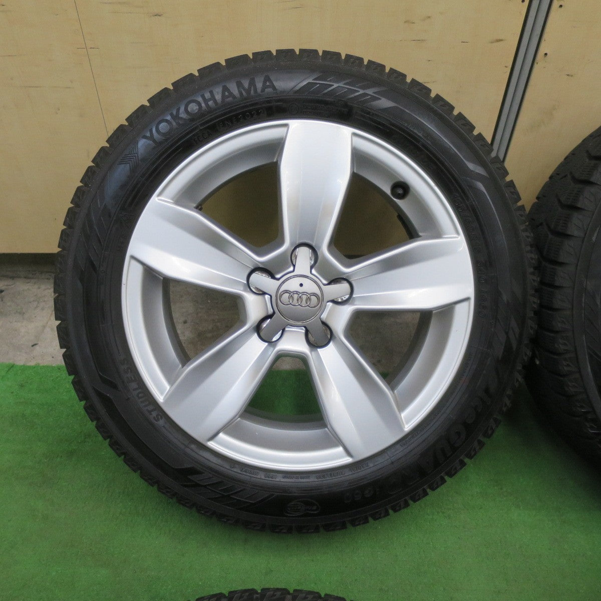 バリ溝！22年！キレイ！9.5分★アウディ A1 8X 純正 185/60R15 スタッドレス ヨコハマ アイスガード iG60 15インチ PCD100/5H★6022002TTス