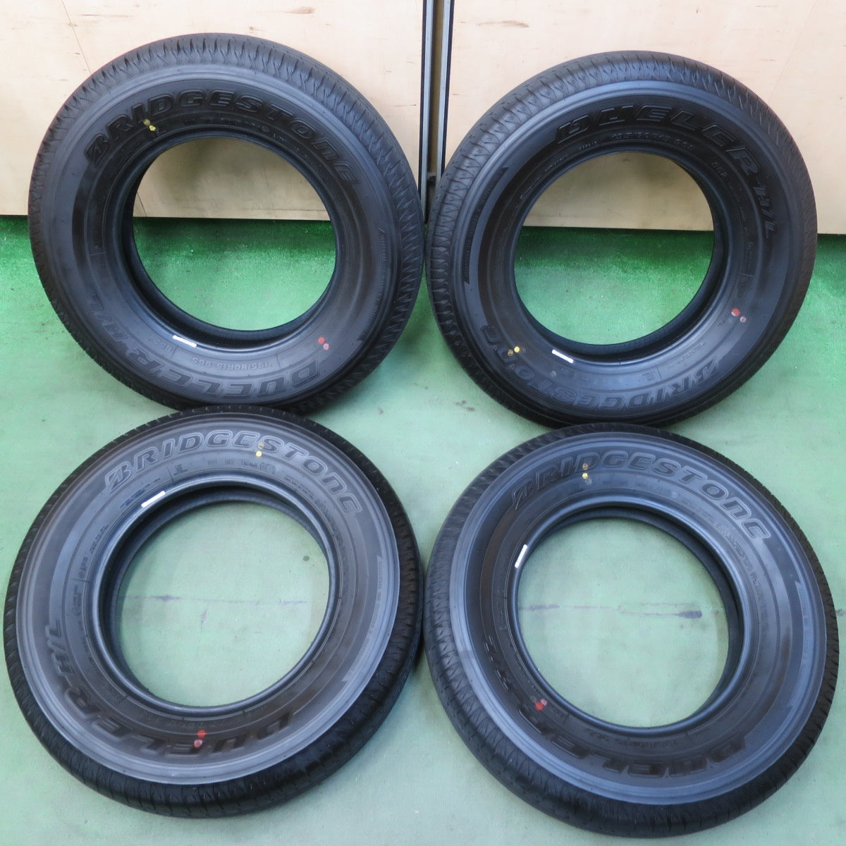 バリ溝！25年！9.5分◎195/80R15 ブリヂストン デューラー H/L 852 DUELER タイヤ 15インチ ジムニー シエラ ジムニー ノマド 等◎6081004イノタ