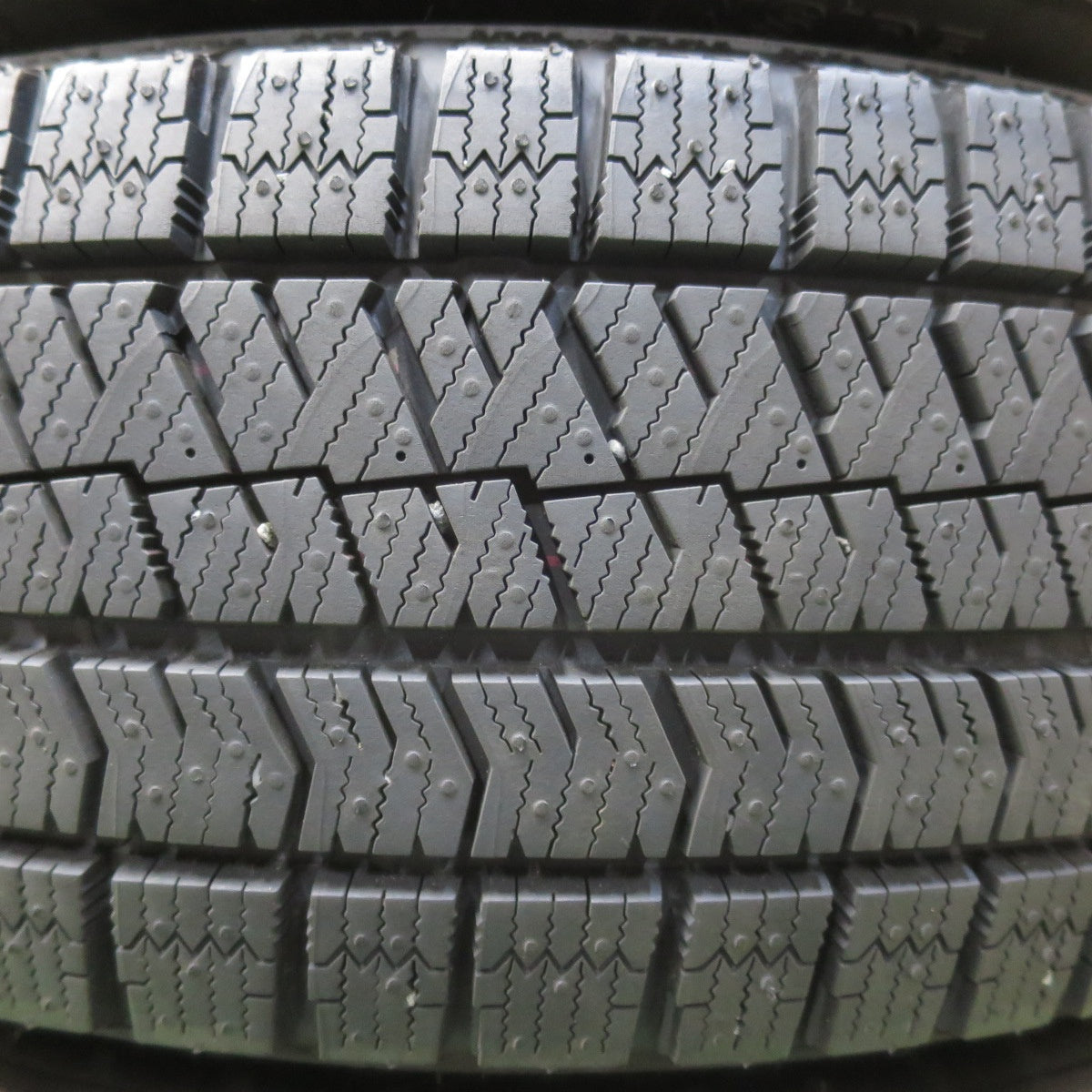 バリ溝！24年！キレイ！ほぼ10分★プリウス 等 195/65R15 スタッドレス ブリヂストン ブリザック VRX2 EuroSpeed MANARAY SPORT ユーロスピード 15インチ PCD100/5H★5111807イス