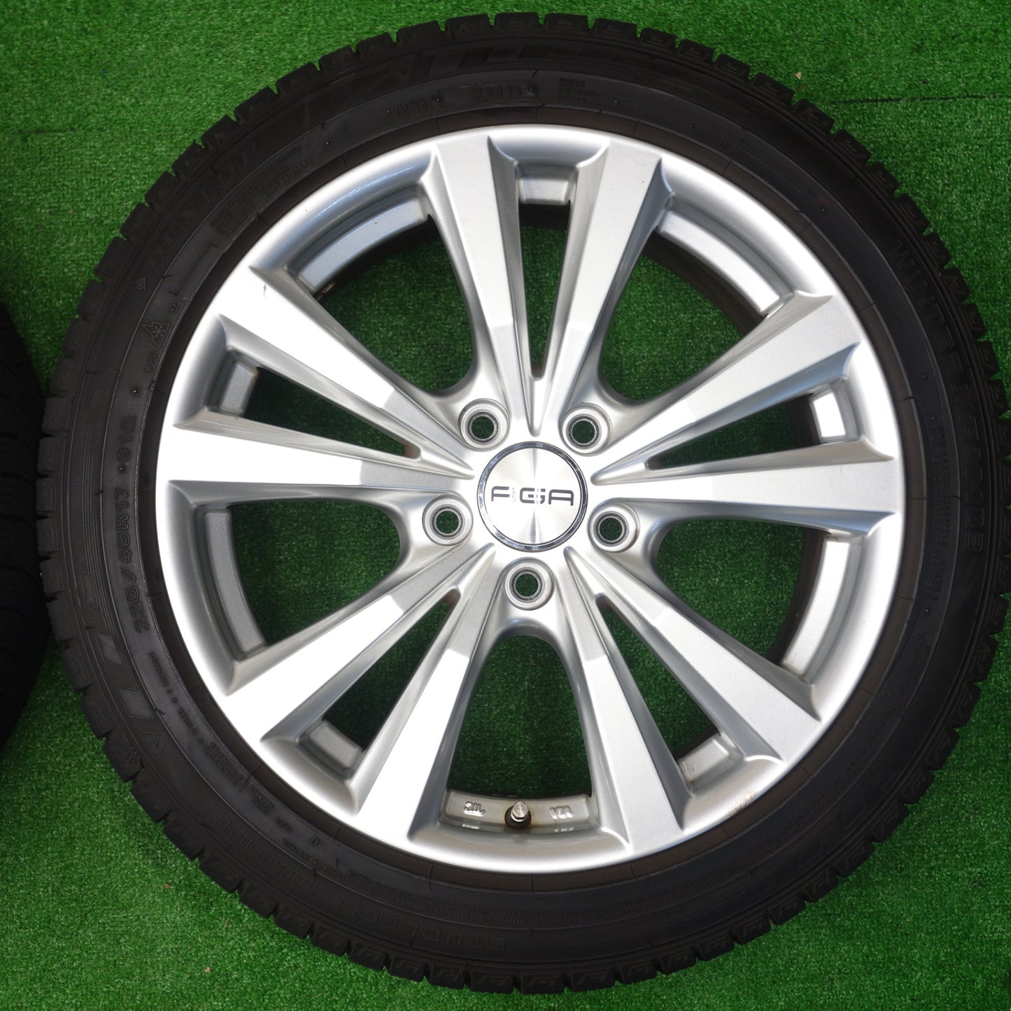 バリ溝！キレイ！9.5分★アウディ 等 AGA Dorf 225/45R17 スタッドレス ダンロップ ウインターマックス 03 17インチ ドルフ PCD112/5H★5122004KTス