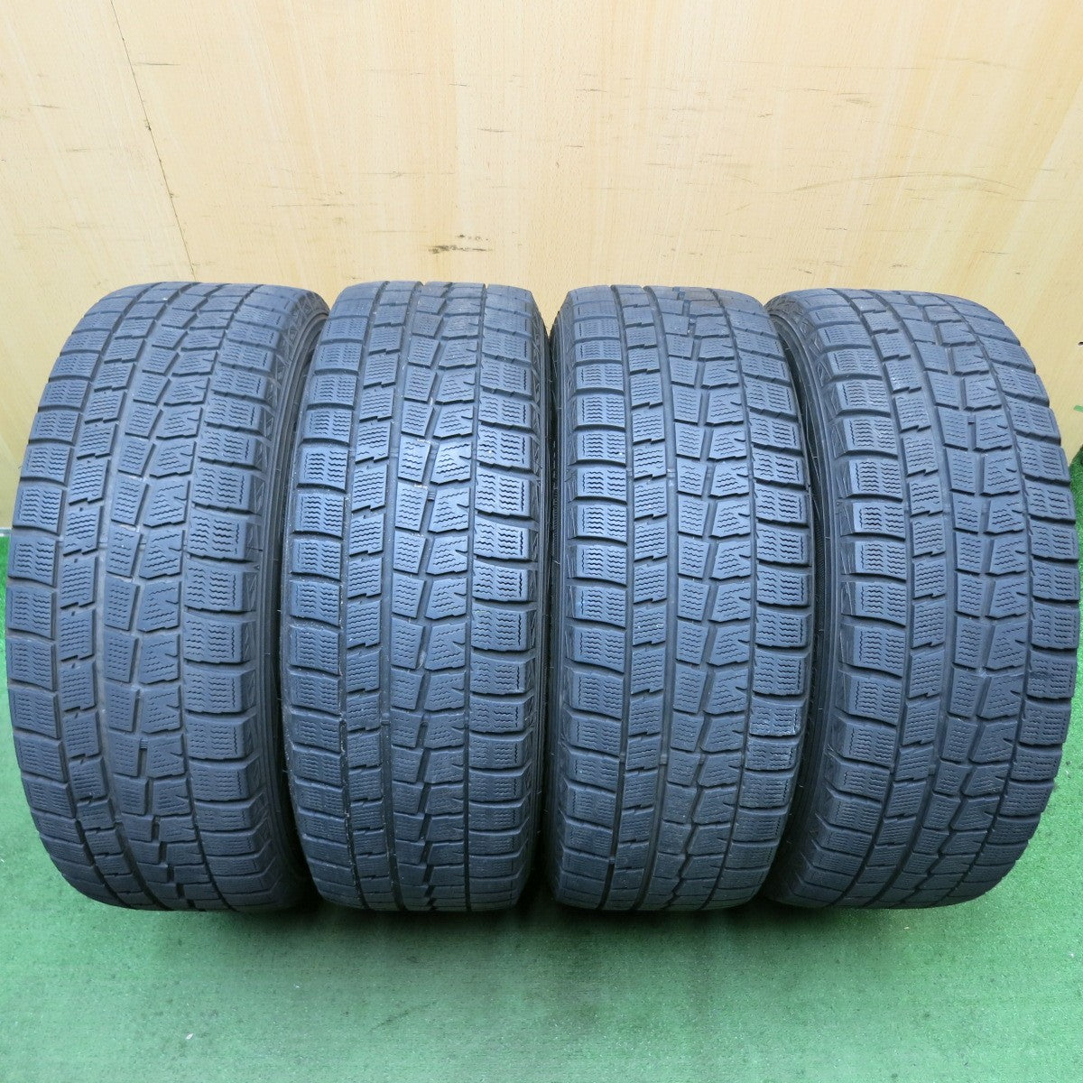 4本価格★スタッドレス 215/60R16 ダンロップ ウインターマックス WM01 STRANGER ストレンジャー 16インチ PCD114.3/5H★5081403HAス