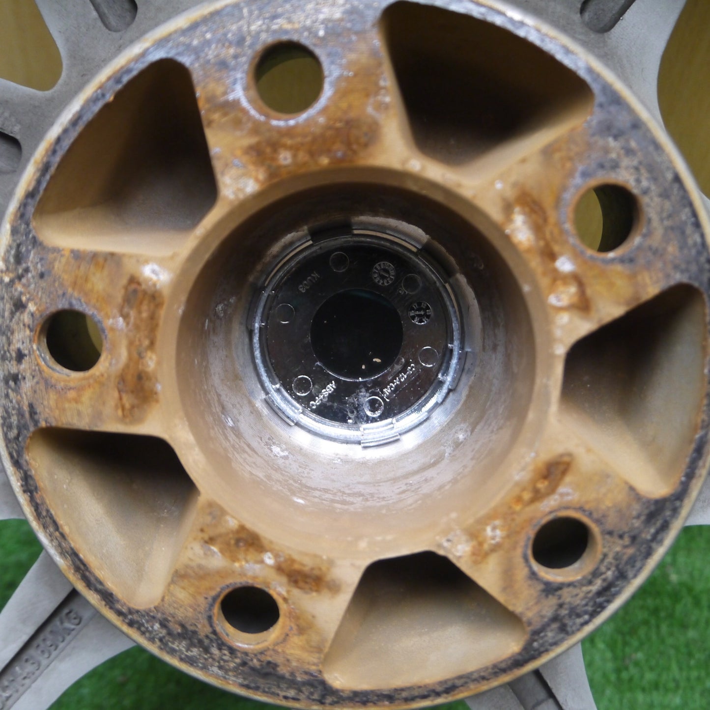 *送料無料* キレイ★T.R.G. ホイール 17インチ 17×7J TRG PCD114.3/5H★4051404Hホ
