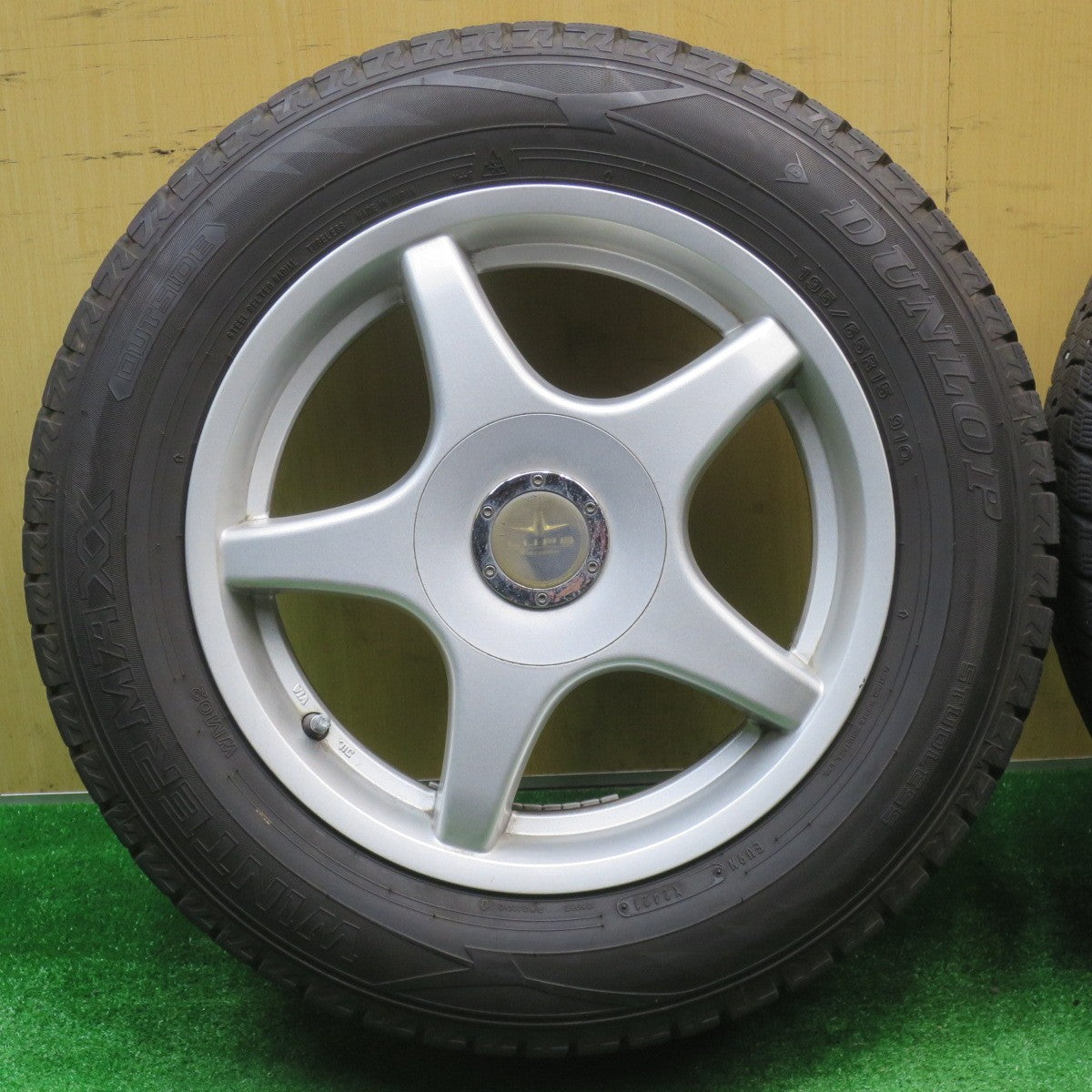 バリ溝！21年！9分★スタッドレス 195/65R15 ダンロップ ウインターマックス WM02 LUPS 社外 アルミ 15インチ PCD114.3/4H 5H マルチ★5110401NJス