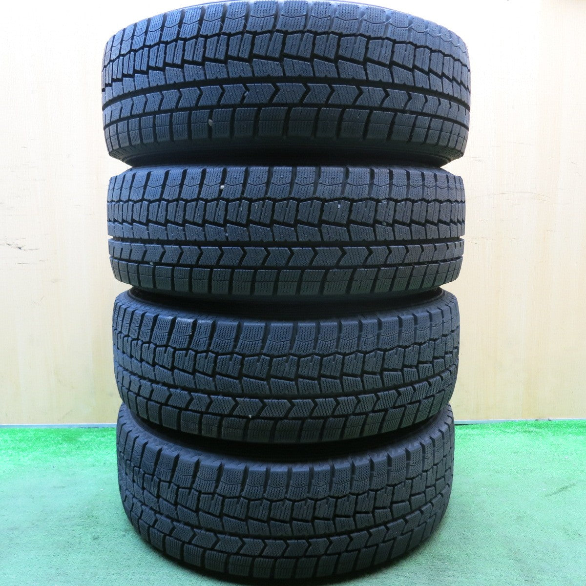 バリ溝！22年！キレイ！ほぼ10分★スタッドレス 215/60R17 ダンロップ ウインターマックス WM02 TEAD テッド 17インチ PCD114.3/5H★5090411HAス