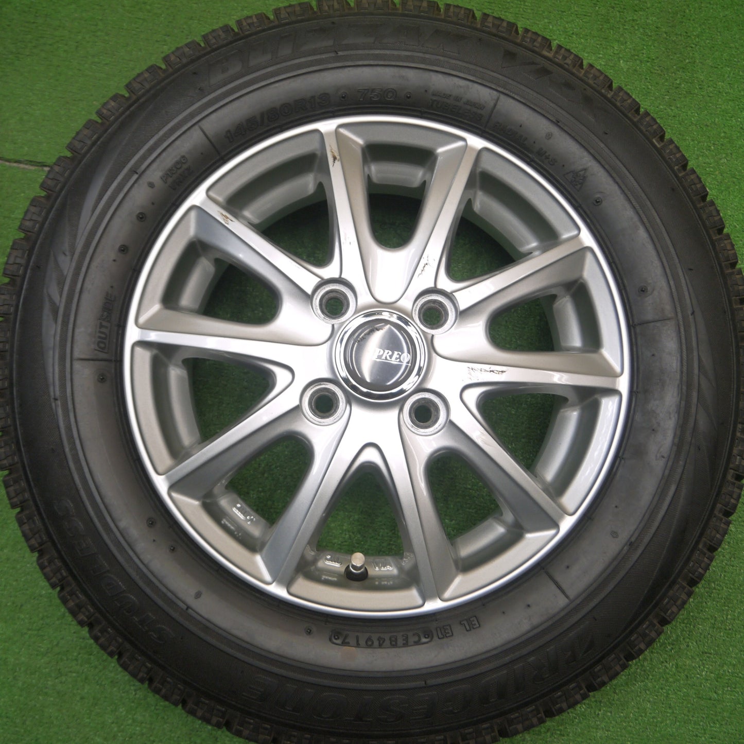 [送料無料] バリ溝！キレイ！8.5分★スタッドレス 145/80R13 ブリヂストン ブリザック VRX PREO プレオ 13インチ PCD100/4H★4111204Hス