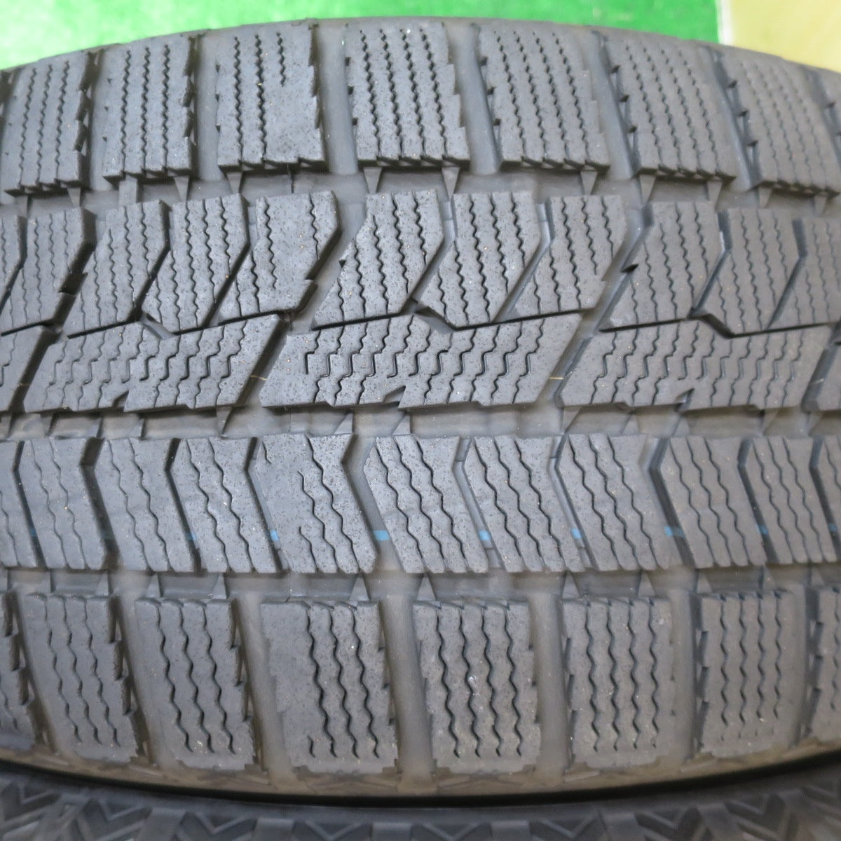 バリ溝！23年！キレイ！9分★スタッドレス 205/55R16 トーヨー オブザーブ GIZ2 SCHNEIDER MiD シュナイダー 16インチ PCD114.3/5H★5102201NJス