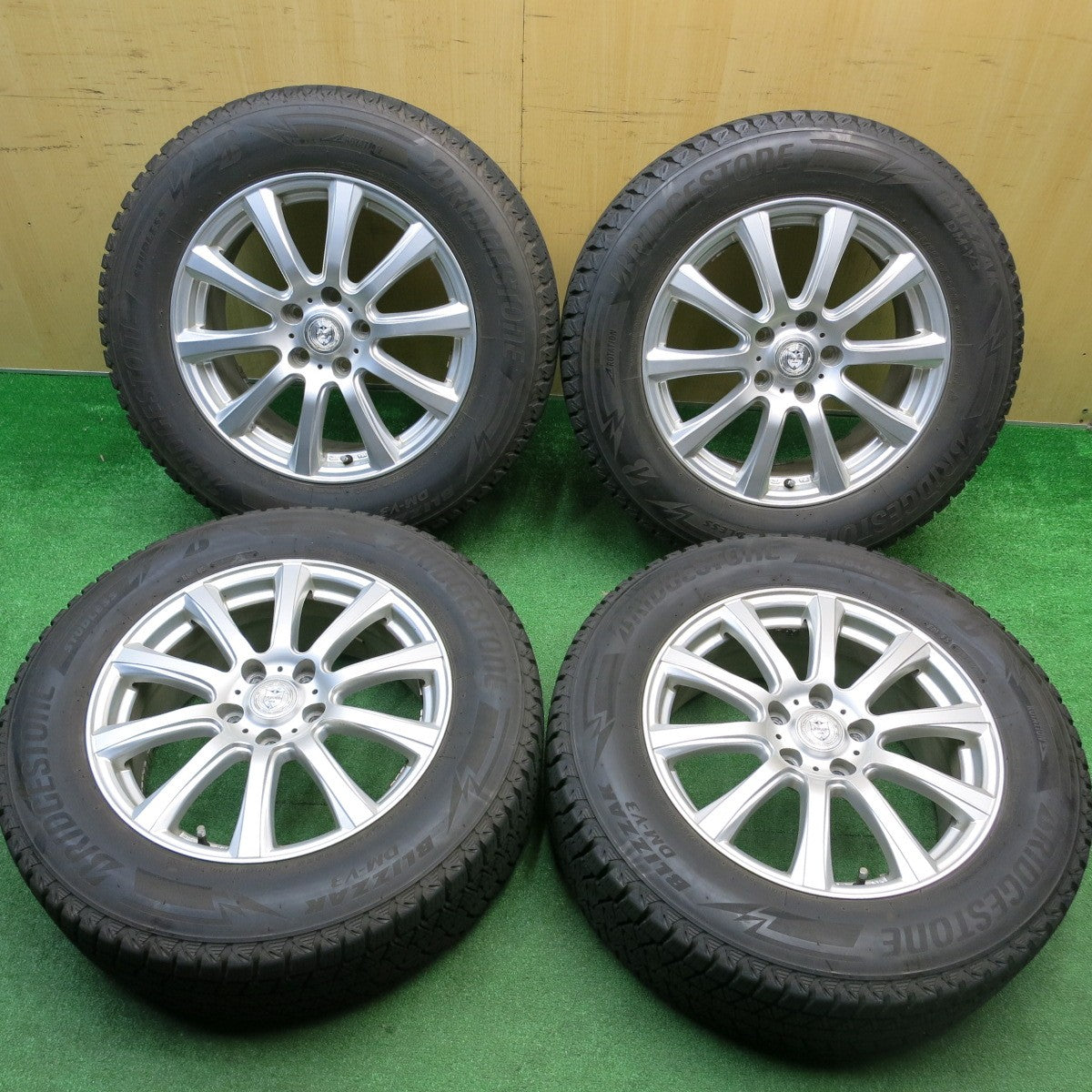 バリ溝！8.5分★スタッドレス 225/65R17 ブリヂストン ブリザック DM-V3 JOKER ジョーカー 17インチ PCD114.3/5H★5112019HAス