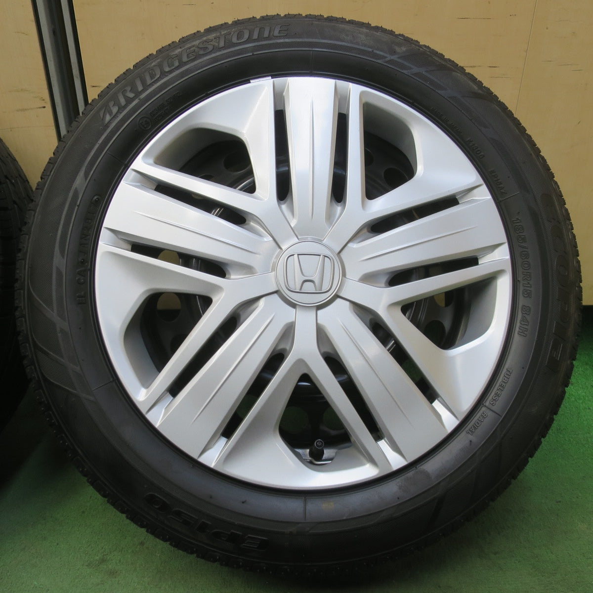 ほぼ未使用！キレイ◎ホンダ GK3 GP5 フィット 純正 スチール 185/60R15 ブリヂストン エコピア EP150 15インチ PCD100/4H◎6100801イノ