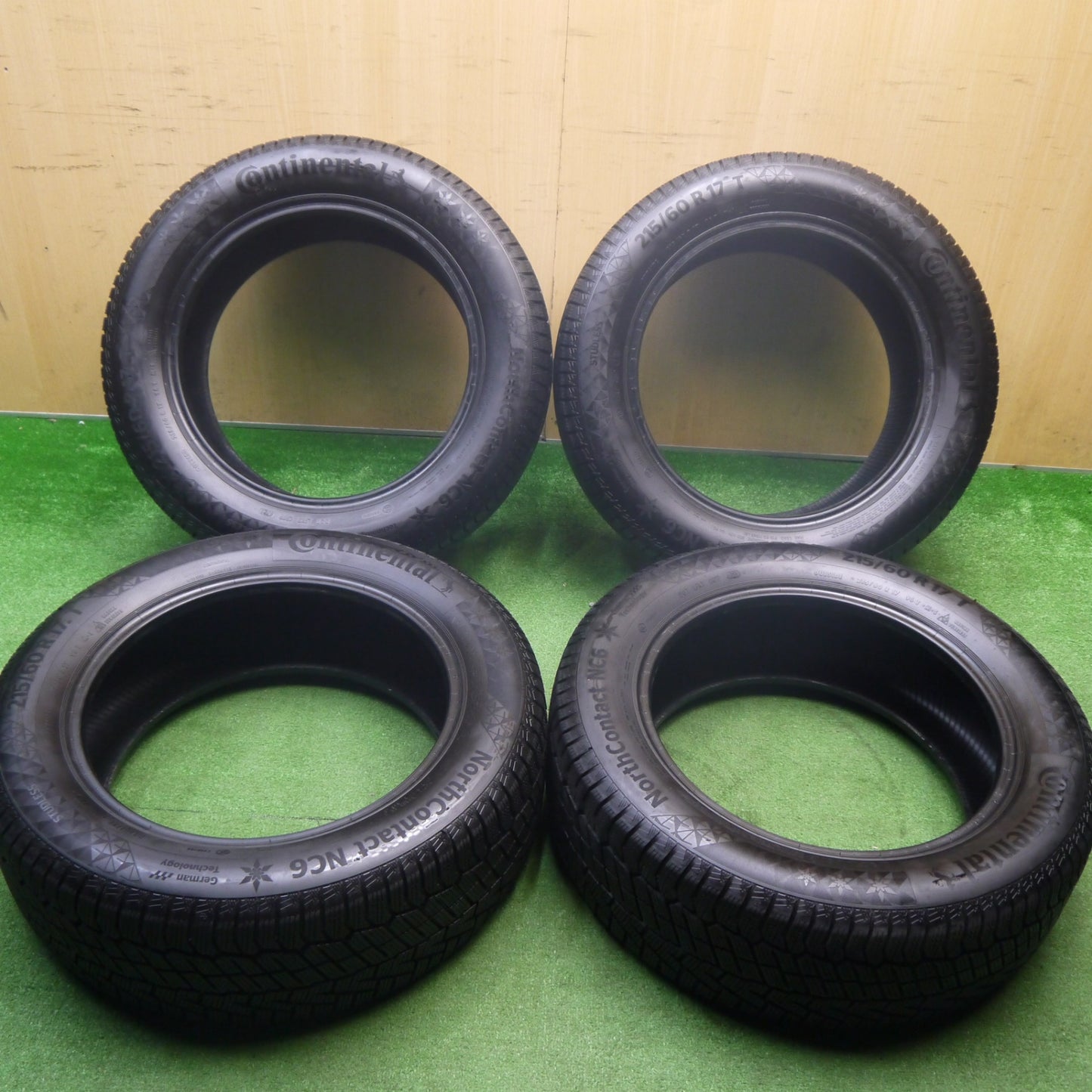 バリ溝！21年！8.5分★スタッドレス 215/60R17 コンチネンタル ノースコンタクト NC6 タイヤ 17インチ ハイエース C-HR オデッセイ 等★5122601Hスタ