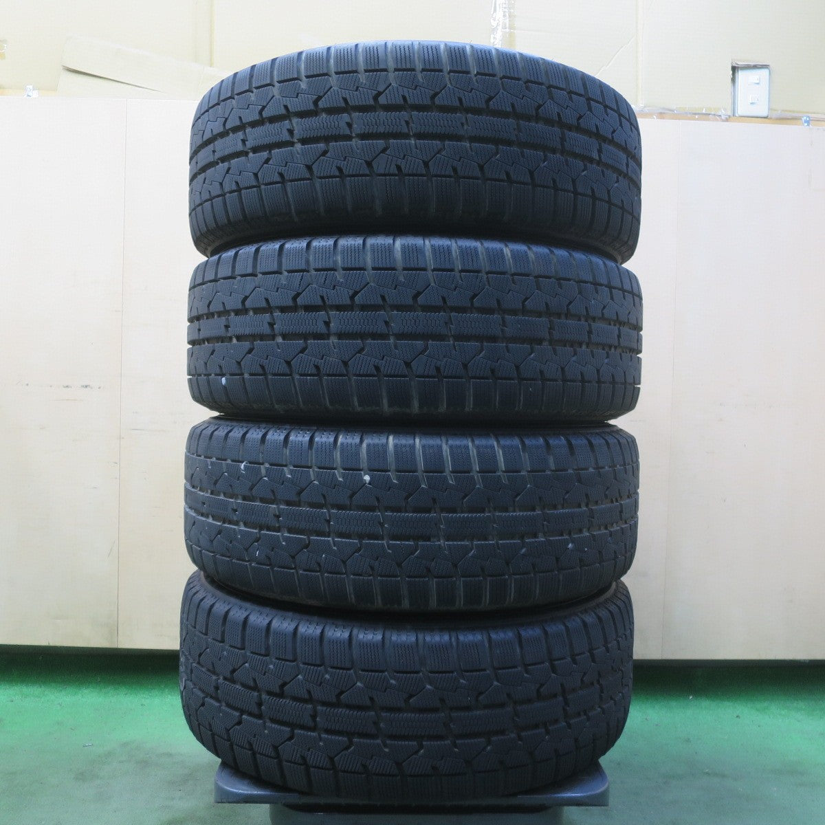 バリ溝！22年！9.5分以上◎スバル インプレッサ スポーツ 純正 205/55R16 スタッドレス トーヨー オブザーブ ガリット GIZ 16インチ PCD100/5H◎6082403イス