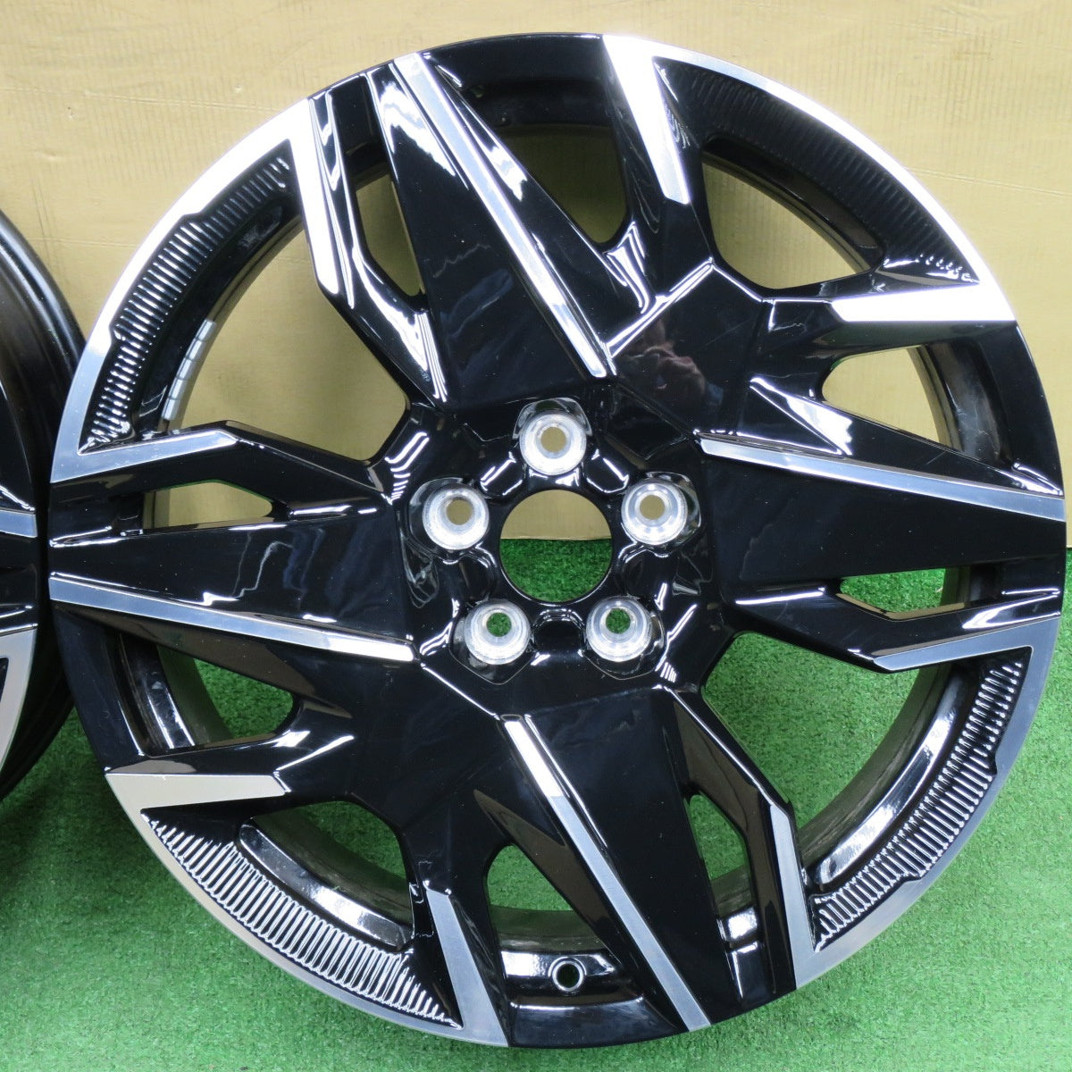 キレイ★プジョー 3008 現行 純正 ホイール 19インチ 19×7.5J PCD108/5H★6022202NKホ