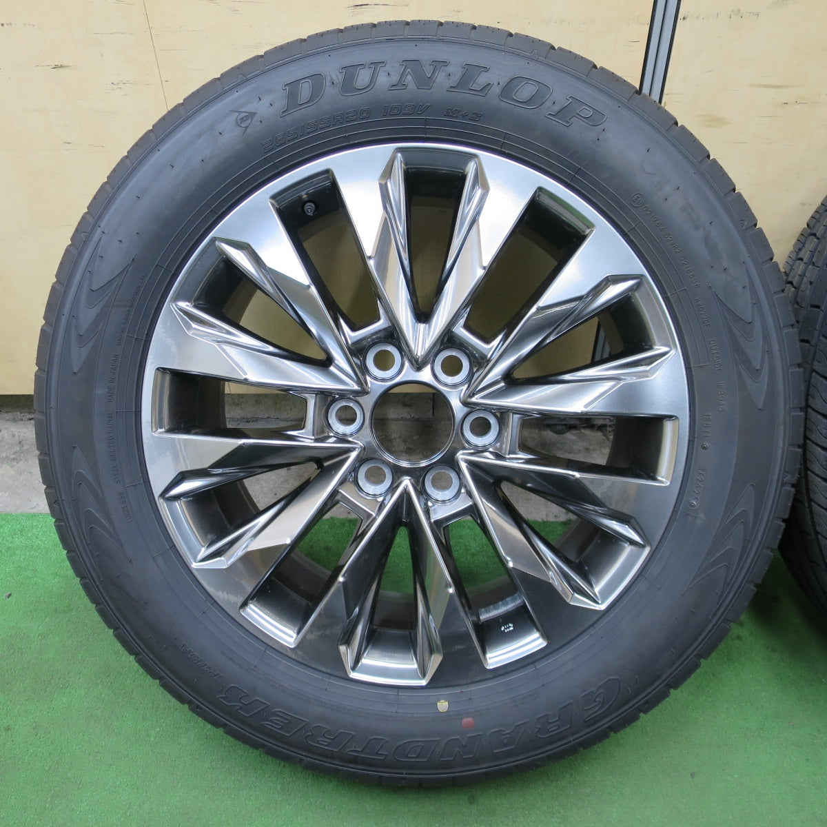 新車外し！25年★トヨタ ランクル 300 ZX 純正 265/55R20 ダンロップ グラントレック PT5A 20インチ PCD139.7/6H★6032101NGノ