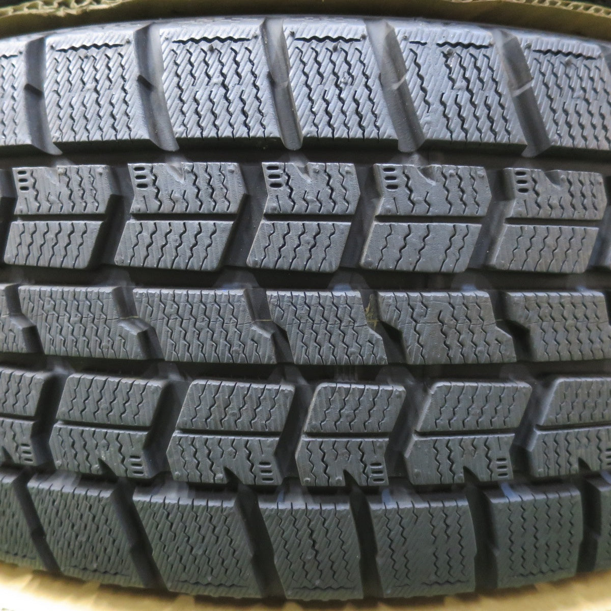 ほぼ未使用！23年！キレイ★スバル レガシィ 純正 215/45R17 スタッドレス グッドイヤー アイスナビ7 17インチ レガシー PCD100/5H★6022605イス