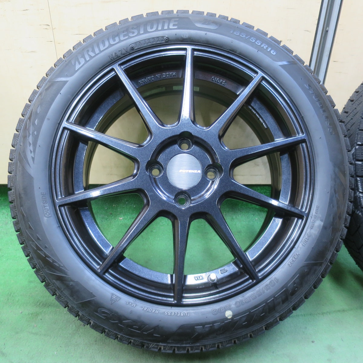 バリ溝！23年！キレイ！ほぼ10分★スタッドレス 185/55R16 ブリヂストン ブリザック VRX3 POTENZA SW010 ポテンザ 16インチ PCD100/4H★6031109イス
