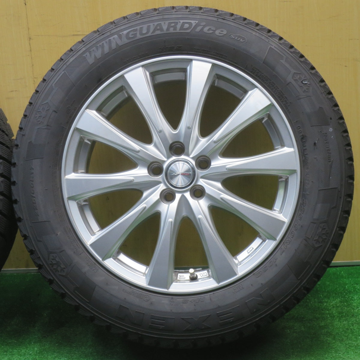 バリ溝！22年！キレイ！9.5分★XV 等 225/60R17 スタッドレス ネクセン ウィンガード アイス SUV JOKER ジョーカー 17インチ PCD100/5H★5110501NJス