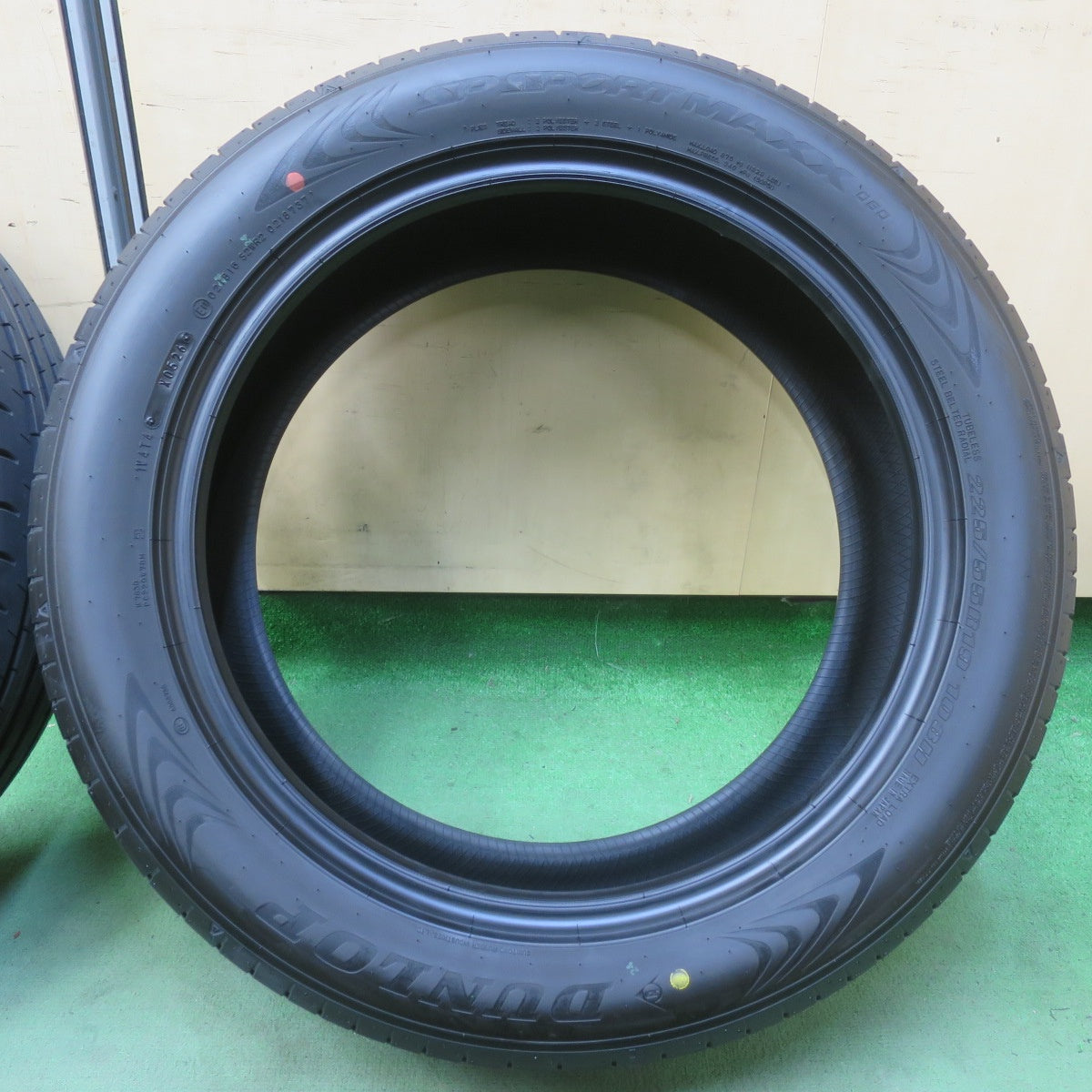 新車外し！26年★225/55R19 ダンロップ SP SPORT MAXX 060 SPスポーツマックス 19インチ タイヤ  レクサス LM アルファード ヴェルファイア ハリアー 等★6042901イノタ