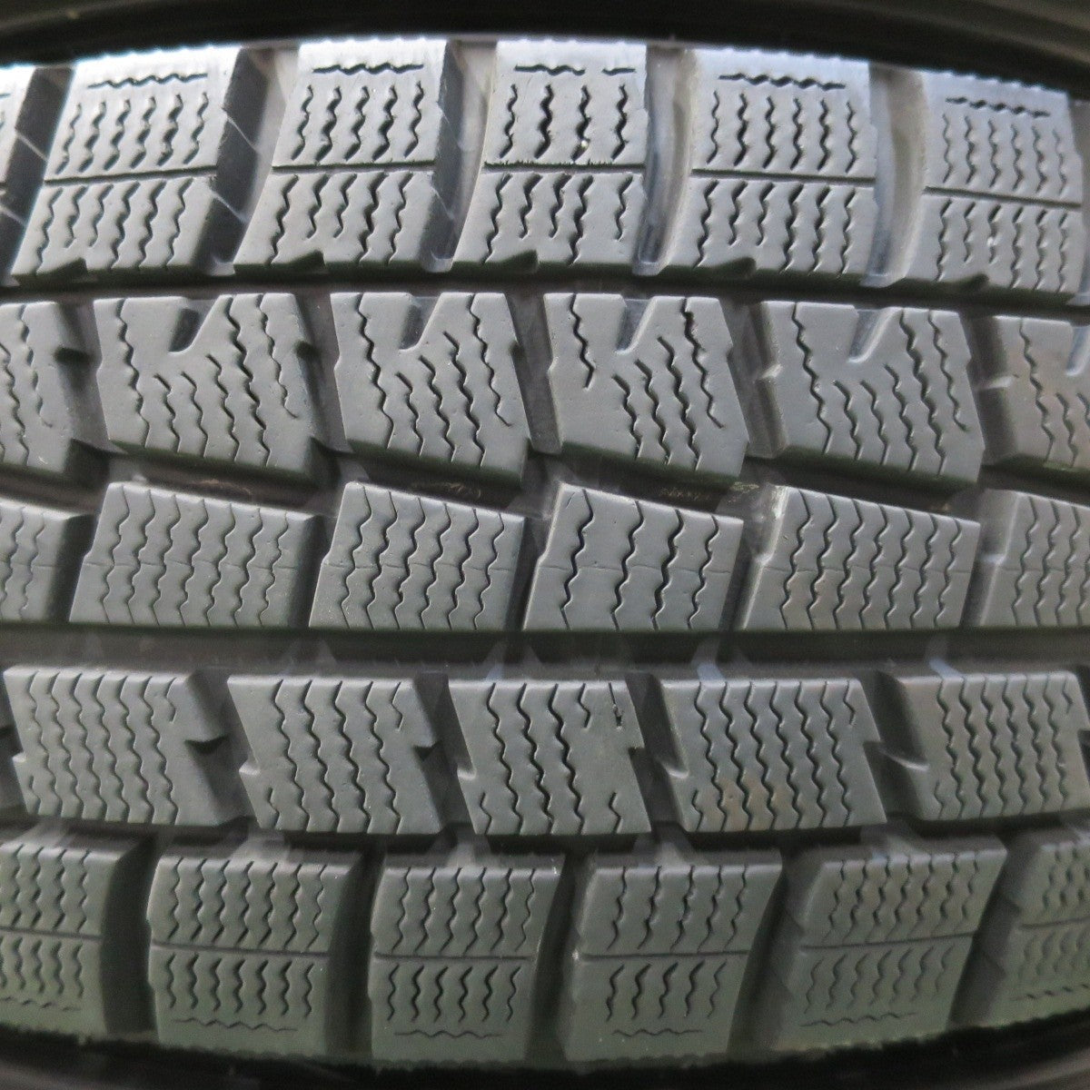 バリ溝！キレイ！9.5分★シエンタ 等 185/65R15 スタッドレス ダンロップ ウインターマックス WM01 CWORKS 15インチ PCD100/5H★5032912イス