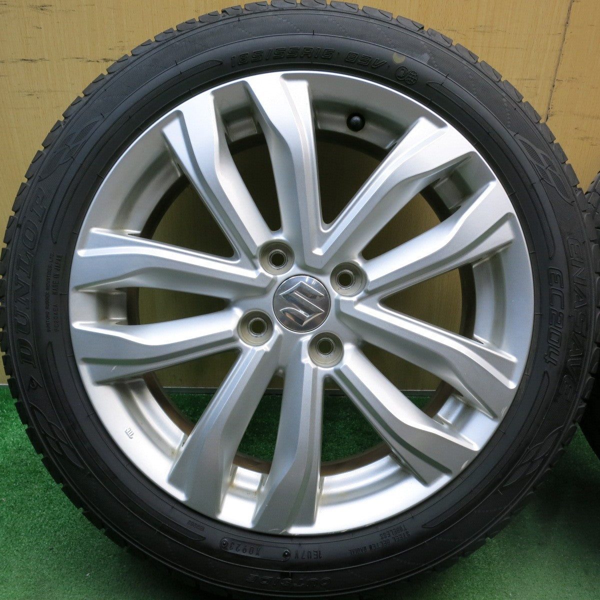 バリ溝！23年！9.5分★スズキ スイフト 純正 185/55R16 ダンロップ エナセーブ EC204 16インチ PCD100/4H★5092708HAノ