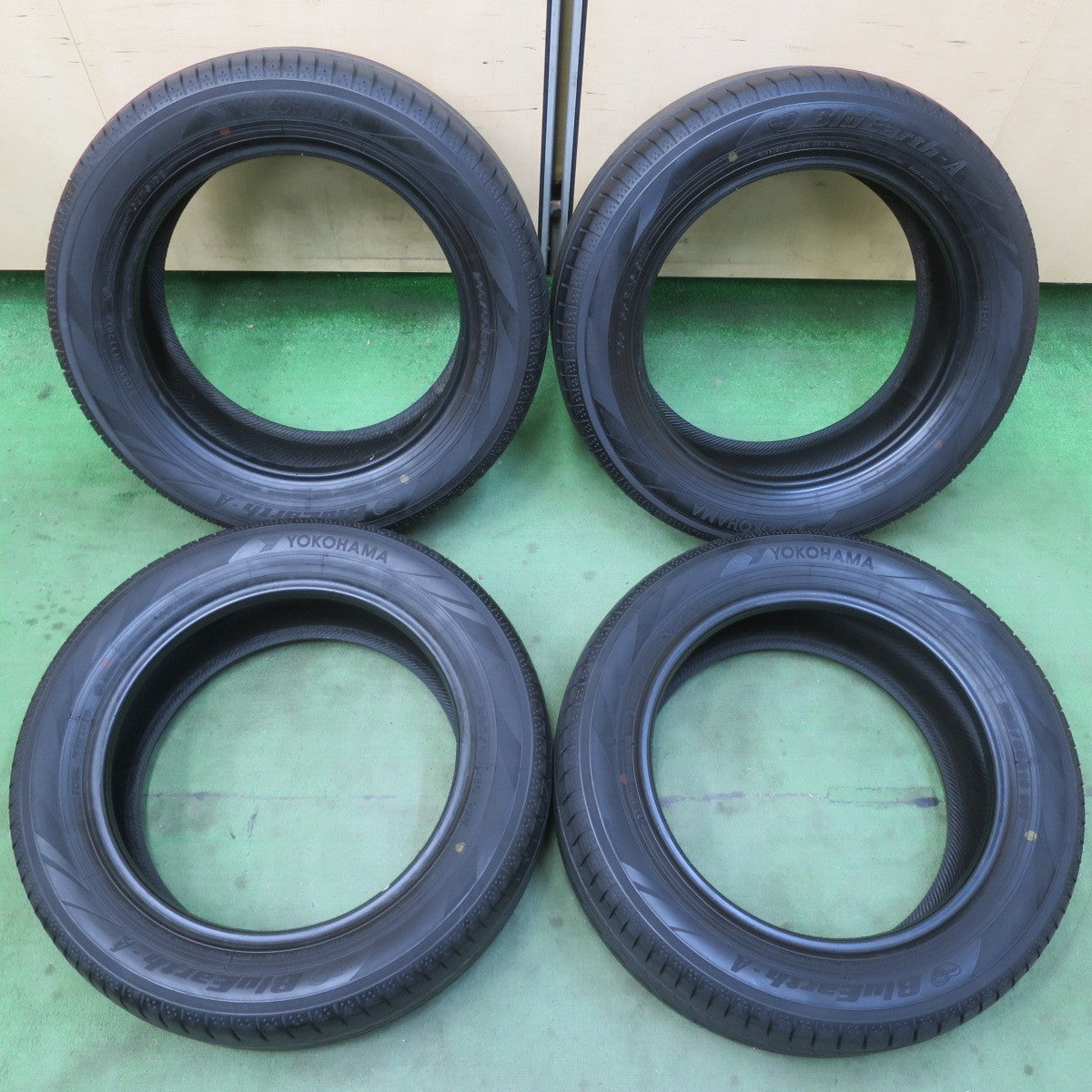 バリ溝！9.5分★205/55R16 ヨコハマ BluEarth-A AE50 ブルーアース 16インチ タイヤ 86 BRZ アクセラ アイシス ブレイド アコード 等★6030406イノタ