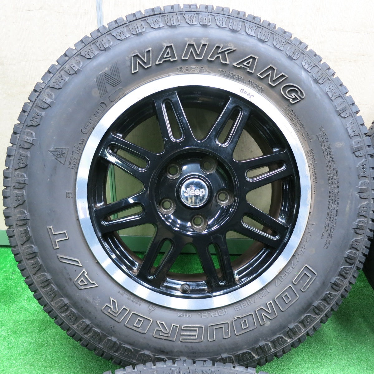 [送料無料] バリ溝！8.5分★ジープ JK ラングラー 純正 OP 245/75R17 121/118S ナンカン CONQUEROR A/T 17インチ PCD127/5H★4111304TNノ