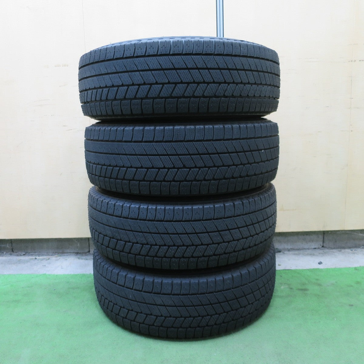 ほぼ未使用！25年！キレイ◎スタッドレス 215/65R16 ブリヂストン ブリザック VRX3 BALMINUM LS10 バルミナ 16インチ PCD114.3/5H◎6092503NGス