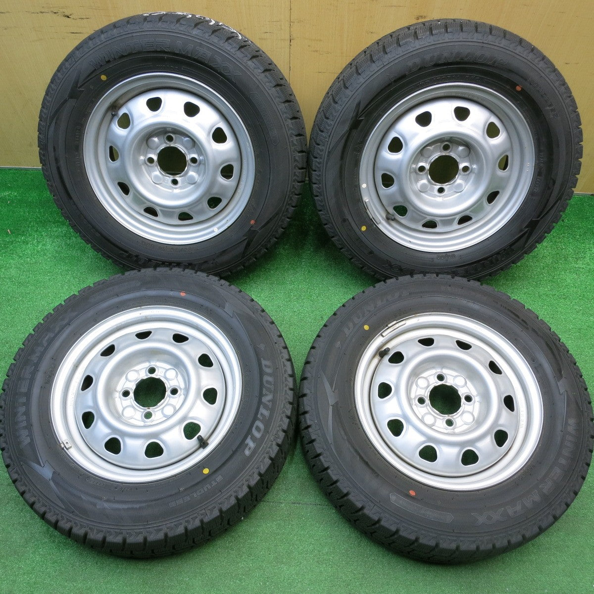 バリ溝！22年！キレイ！8.5分★スタッドレス 185/70R14 ダンロップ ウインターマックス WM02 TOPY スチール ホイール 14インチ PCD100/4H★5112012HAス