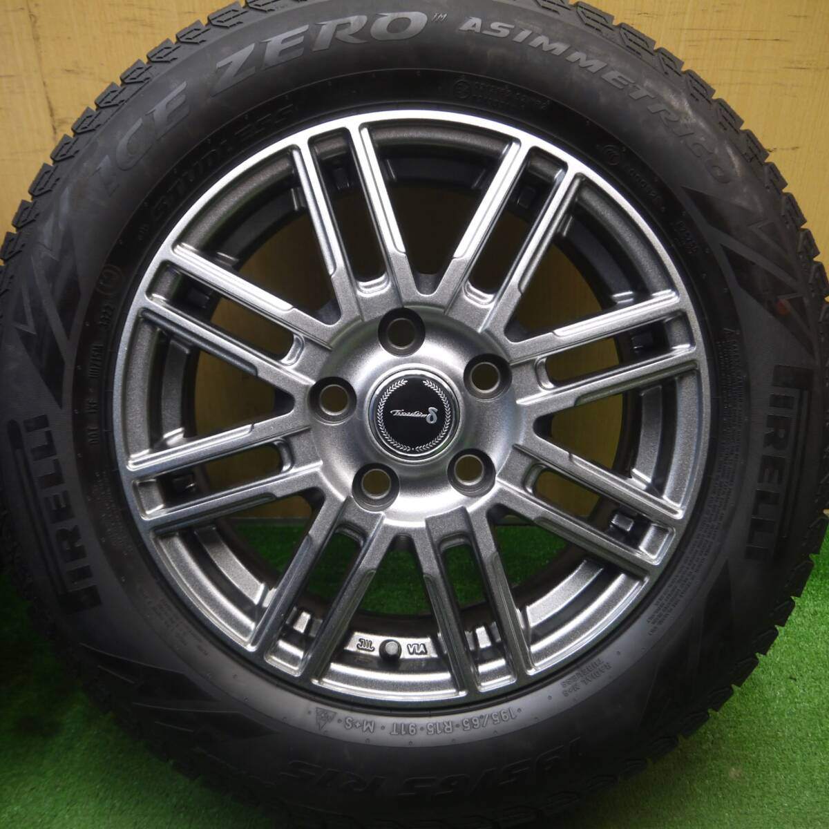 バリ溝！22年！キレイ！9.5分以上★スタッドレス 195/65R15 ピレリ アイスゼロ アシンメトリコ Tiradoδ ティラード 15インチ PCD114.3/5H★5021203Hス