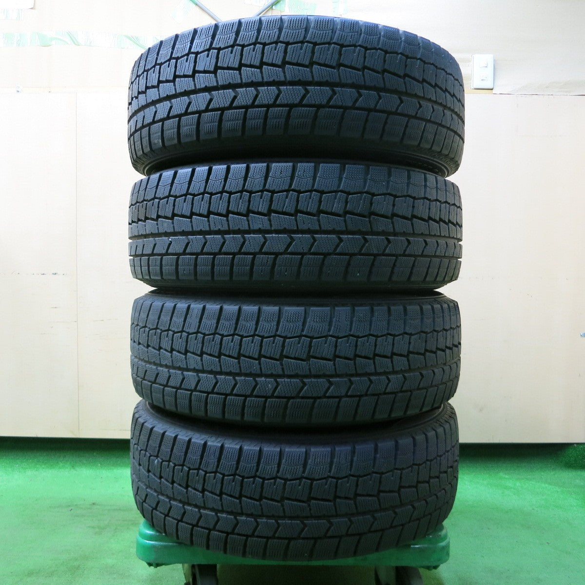 *送料無料* バリ溝！キレイ！9.5分★スタッドレス 215/60R17 ダンロップ ウインターマックス WM02 SCHNEIDER MiD シュナイダー PCD114.3/5H★4052103イス