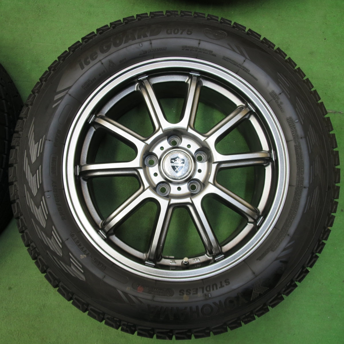 [送料無料] バリ溝！キレイ！9.5分★スタッドレス 225/65R17 ヨコハマ アイスガード G075 ESTROSA エステローザ 17インチ PCD114.3/5H★4120501イス