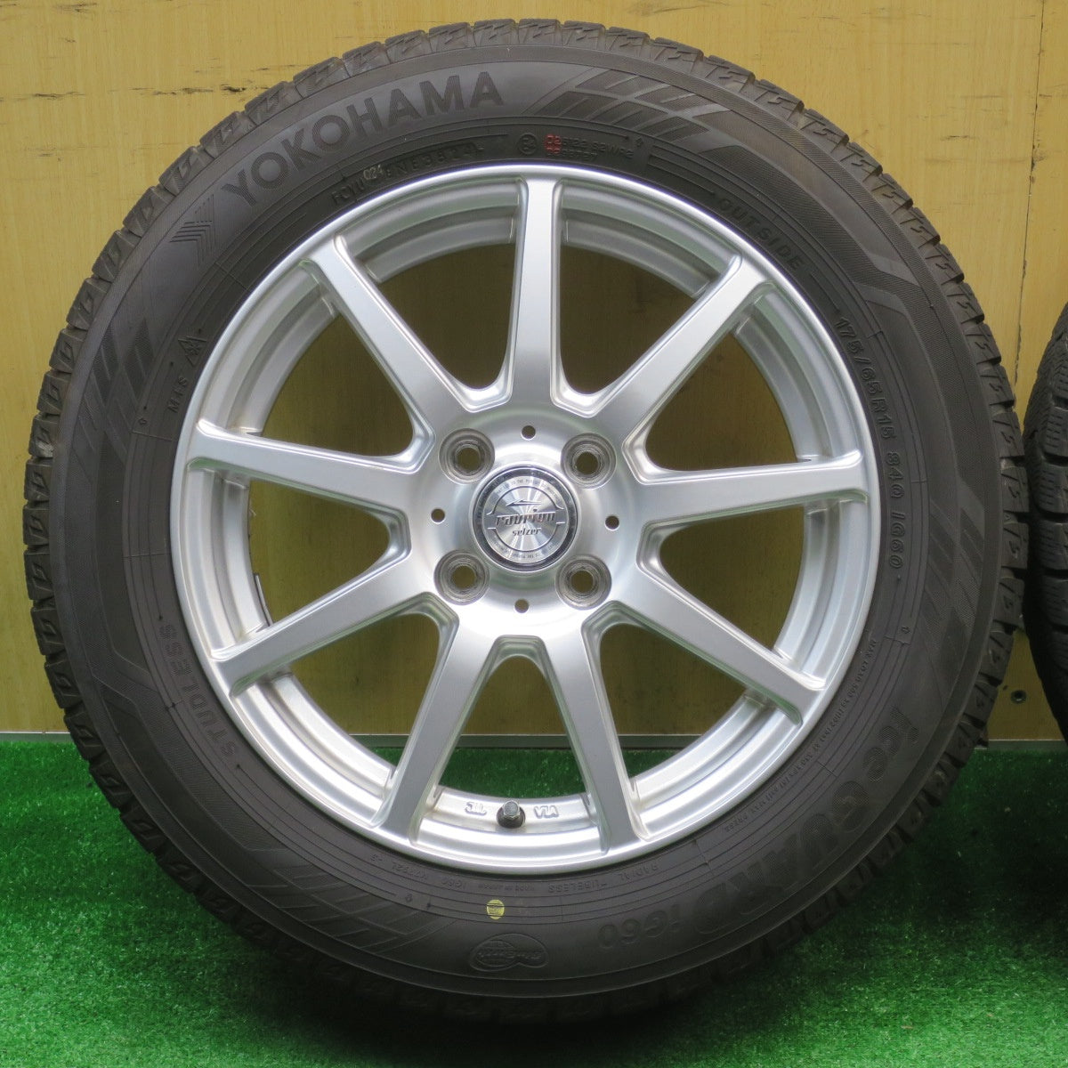 バリ溝！24年！ほぼ10分★スタッドレス 175/65R15 ヨコハマ アイスガード iG60 ravrion ラブリオン 15インチ PCD100/4H★5110503NJス
