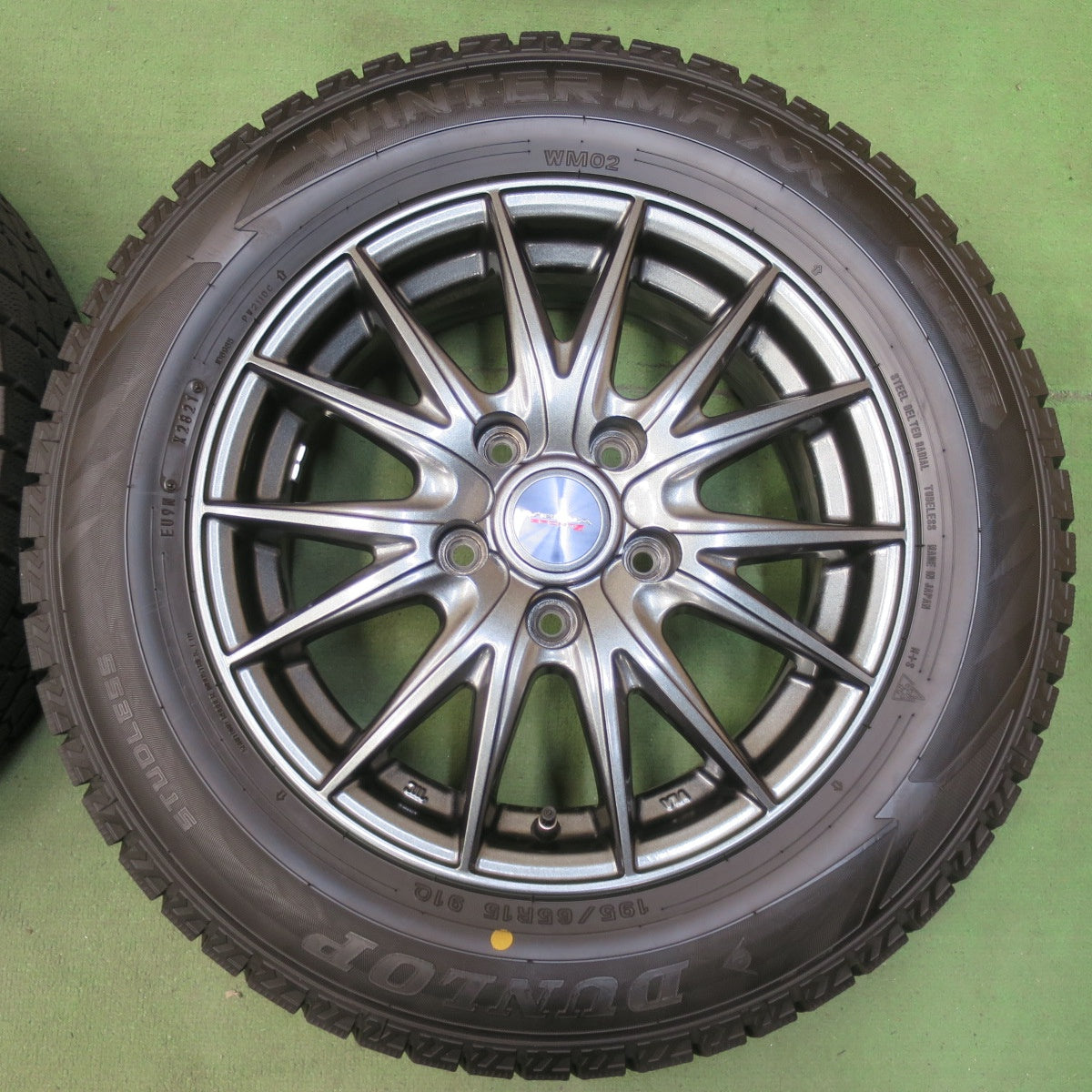 バリ溝！21年！キレイ！9分★スタッドレス 195/65R15 ダンロップ ウインターマックス WM02 VELVA SPORTZ ヴェルヴァ 15インチ PCD114.3/5H★5111110イス