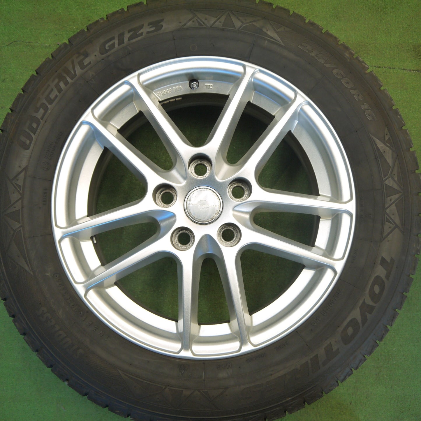 バリ溝！25年！キレイ！ほぼ10分★スタッドレス 215/60R16 トーヨー オブザーブ GIZ3 ENERGYLINE エナジーライン 16インチ PCD114.3/5H★6041405Hス