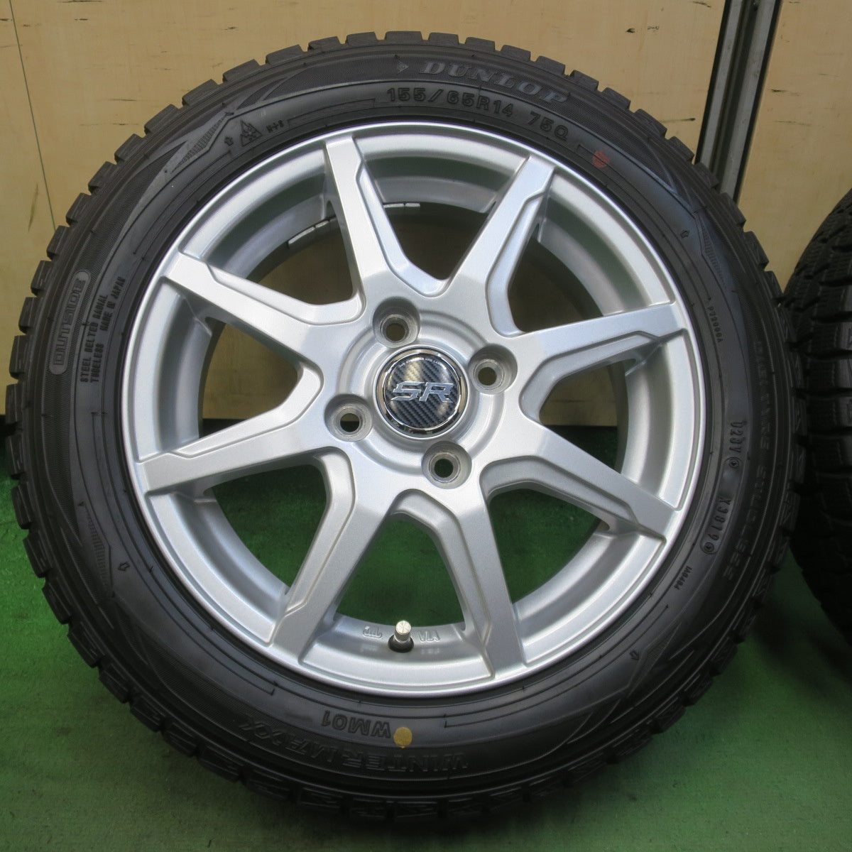 バリ溝！キレイ！9分★スタッドレス 155/65R14 ダンロップ ウインターマックス WM01 STRANGER ストレンジャー 14インチ PCD100/4H★6040609イス