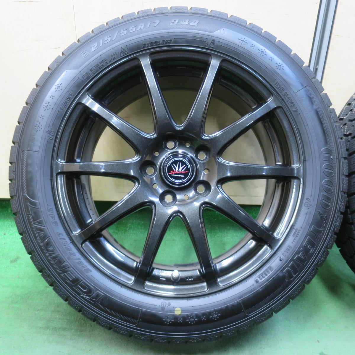 バリ溝！22年！キレイ！9.5分★LOXARNY SPORT BADX 215/55R17 スタッドレス グッドイヤー アイスナビ7 ロクサーニ スポーツ 17インチ PCD114.3/5H★5122307イス