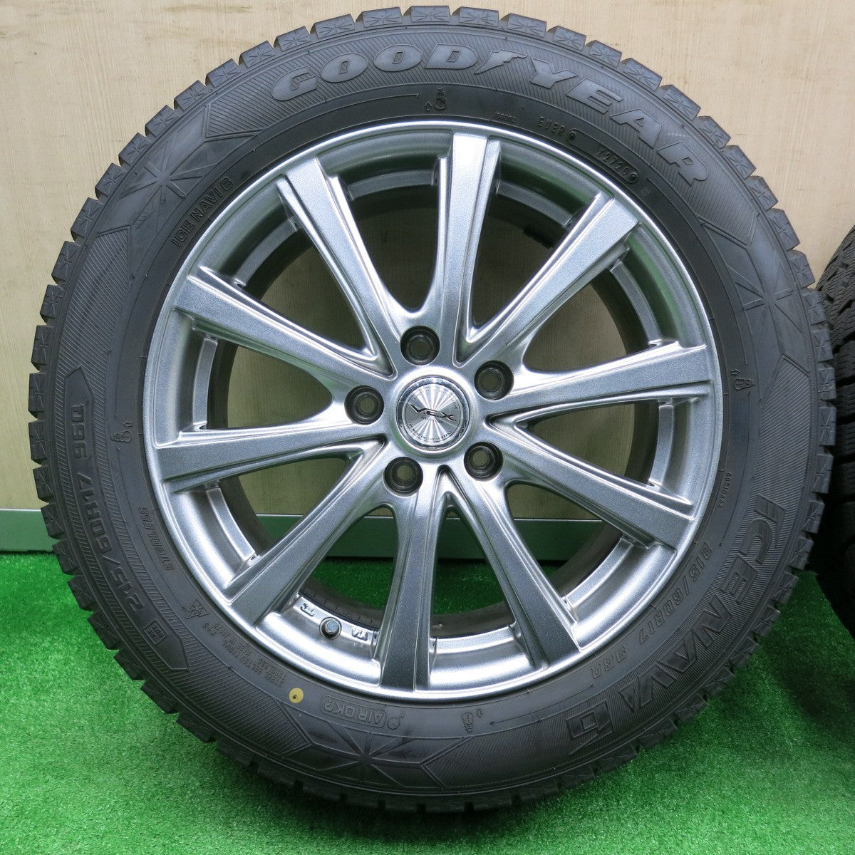 [送料無料] バリ溝！20年！キレイ！9.5分以上★スタッドレス 215/60R17 グッドイヤー アイスナビ6 V.E.X. VEX 17インチ PCD114.3/5H★4092206NJス