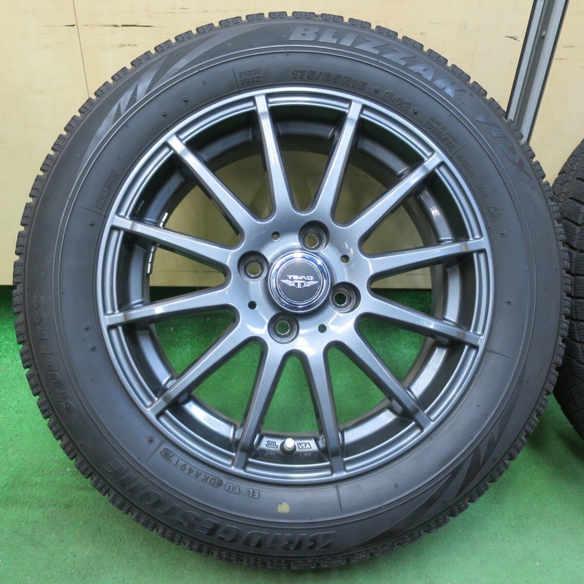 4本価格★スタッドレス 175/65R15 ブリヂストン ブリザック VRX TEAD テッド 15インチ PCD100/4H★5031410イス
