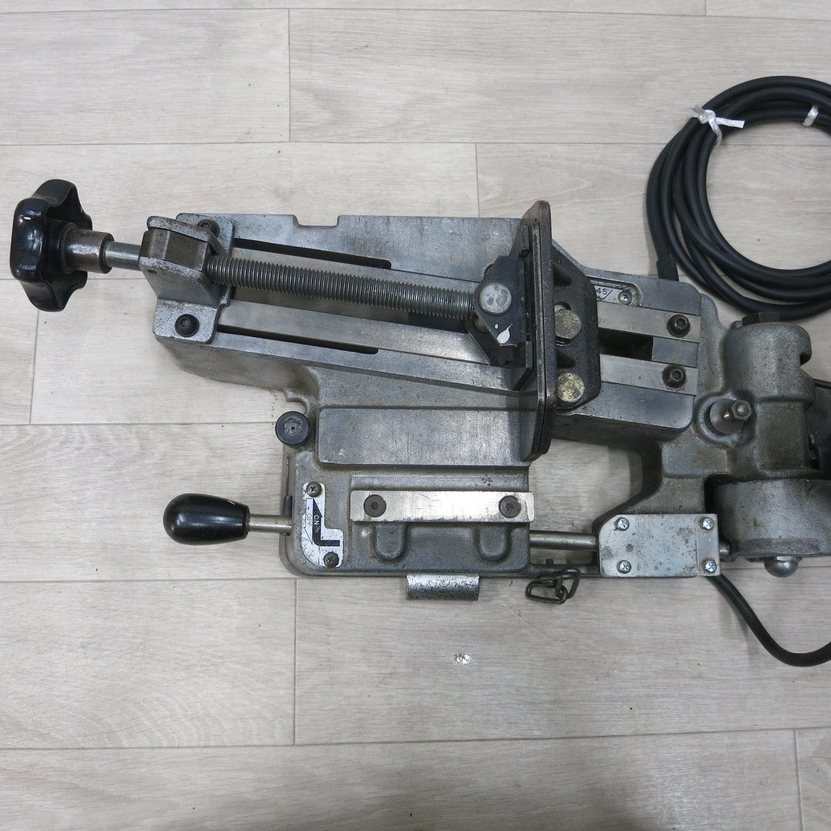 [送料無料] ◆新ダイワ ロータリー バンドソー 帯鋸切断機  平バイス タイプ 100V RB120FV shindaiwa やまびこ◆