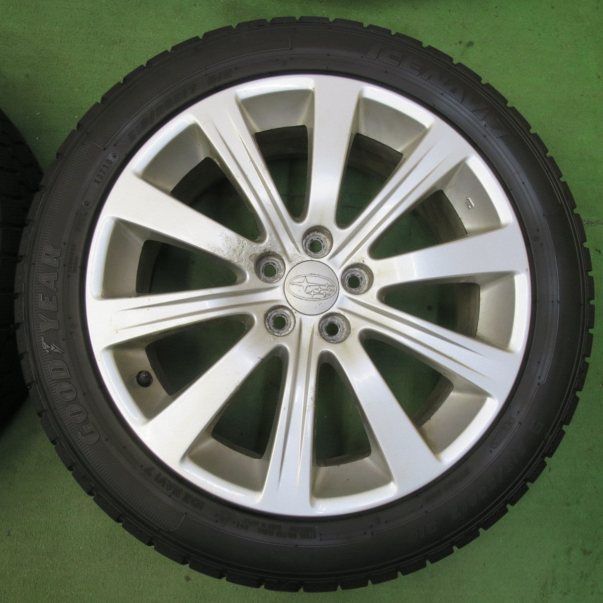 4本価格★スバル エクシーガ インプレッサ 等 純正 215/50R17 スタッドレス グッドイヤー アイスナビ7 17インチ PCD100/5H★5101607イス