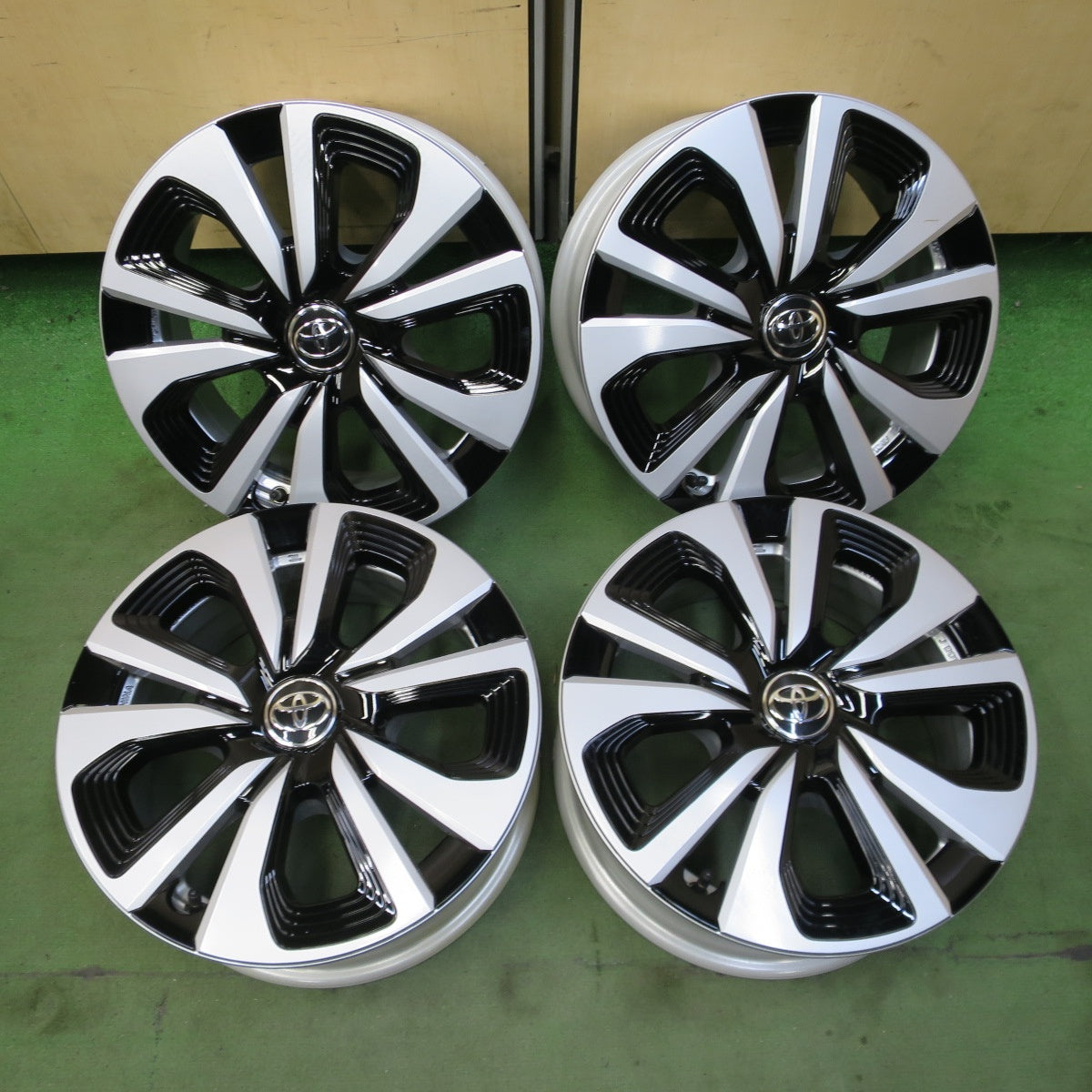 新車外し★トヨタ 50系 プリウス PHV 純正 ホイール 15インチ 15×6.5J PCD100/5H★6071501NGホ