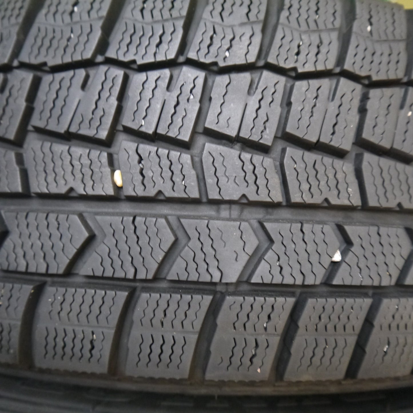 バリ溝！22年！キレイ！8.5分★シエンタ 等 185/65R15 スタッドレス ダンロップ ウインターマックス WM02 VELVA CHARGE ヴェルヴァ 15インチ PCD100/5H★6011606Hス