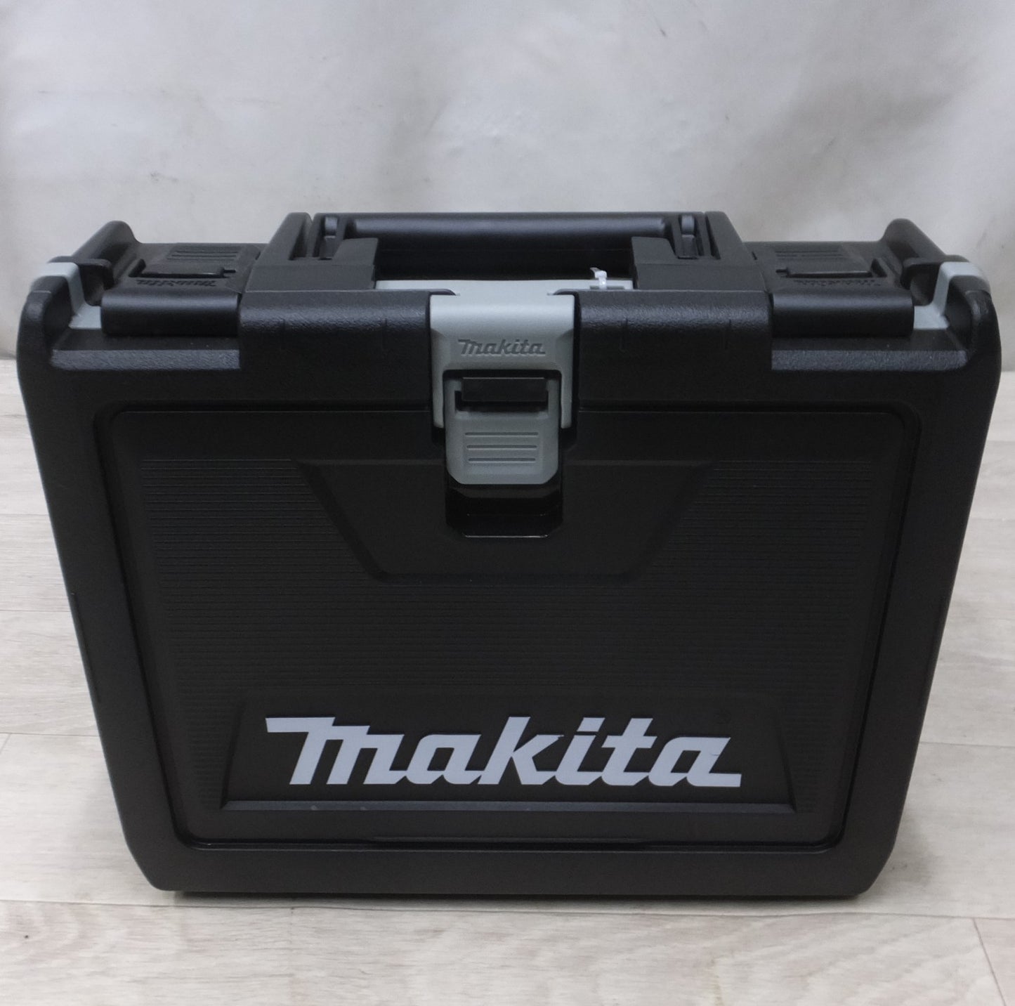 [送料無料] 未使用!バッテリー2個◆マキタ 充電式 インパクト ドライバ 18V TD173DGXAB ケース 充電器 付き 限定色 ブラウン 電動 工具◆