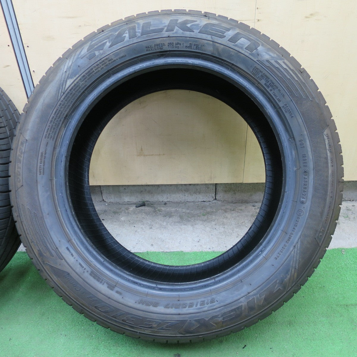 バリ溝！24年！9.5分★215/60R17 ファルケン ZIEX ZE310R ECORUN タイヤ 17インチ C-HR エスティマ カローラクロス アルファード 等★6051902NGノタ