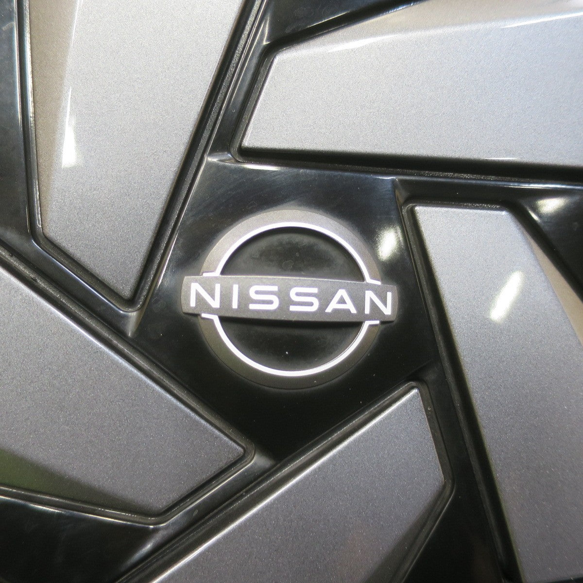 バリ溝！23年！キレイ！9.5分以上★日産 E13 ノート オーラ 純正 205/50R17 ブリヂストン トランザ T005A 17インチ PCD100/4H★6042704イノ